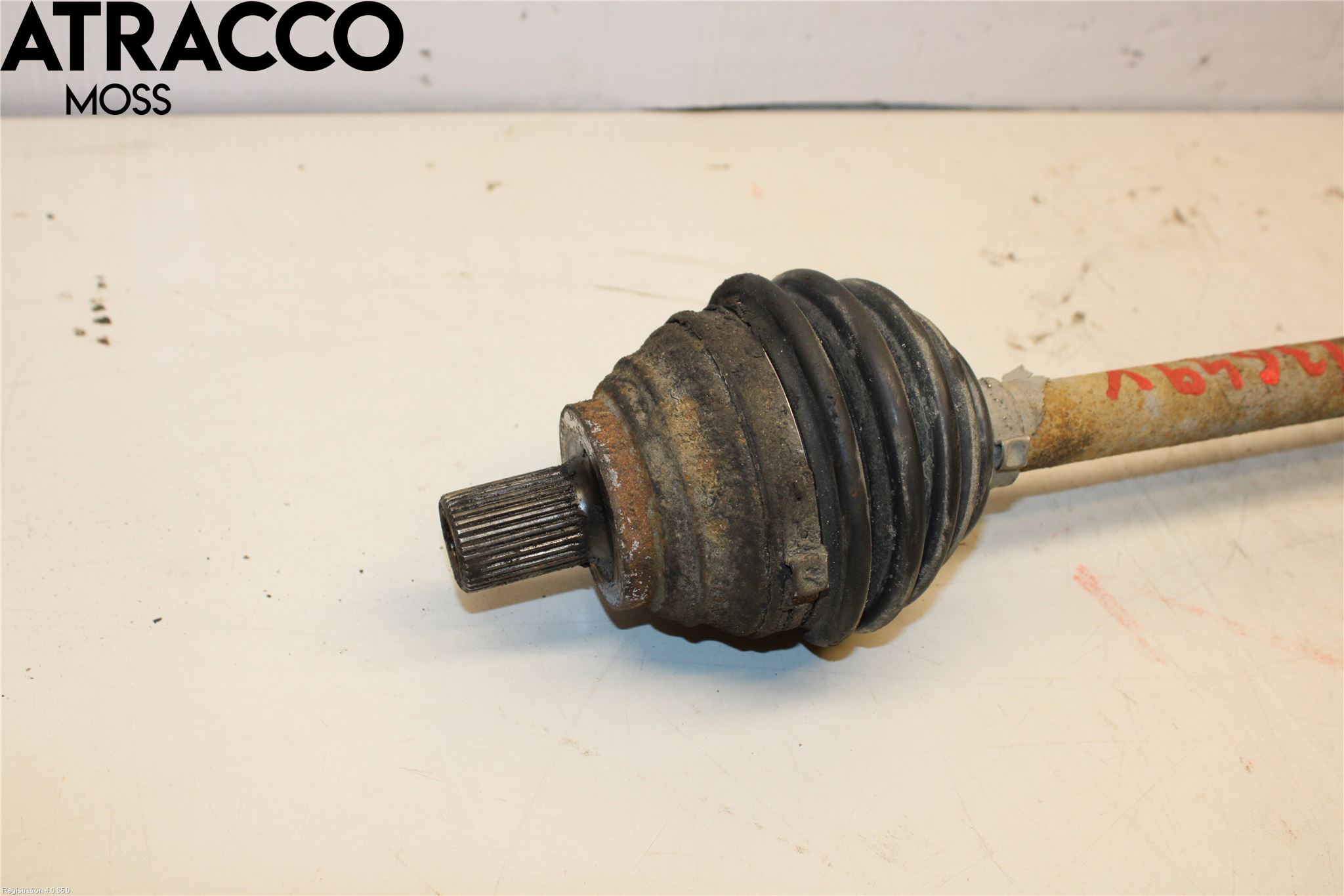 Volkswagen VW PASSAT 05-11 Drivaxel Fram Vänster