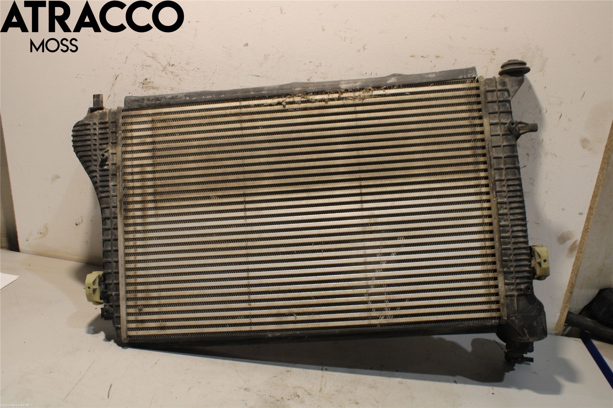 Volkswagen VW CADDY      04-10 Laddluft-Intercooler Kyl