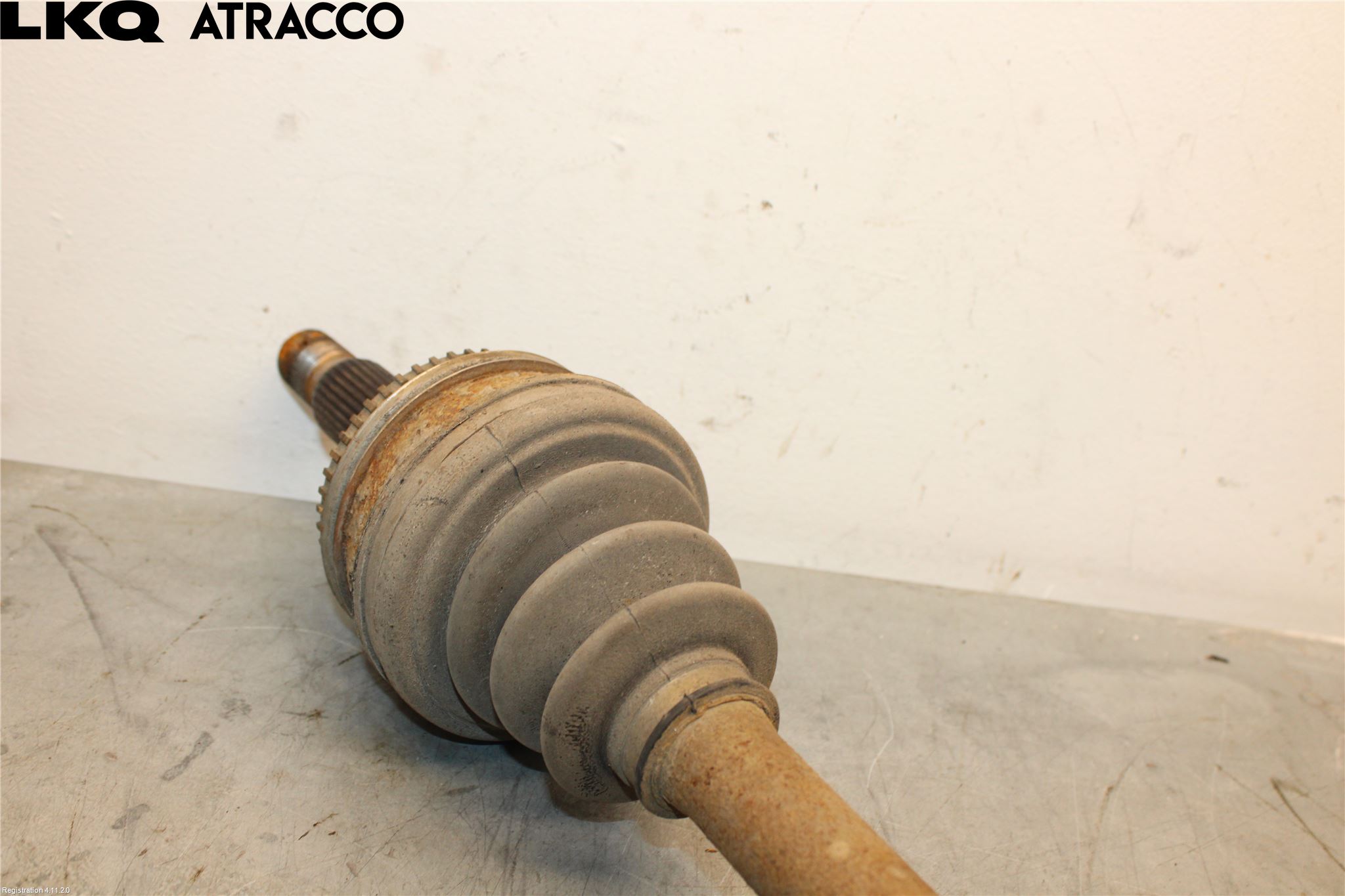 Toyota HI-ACE 06-12 Drivaxel Bak Höger