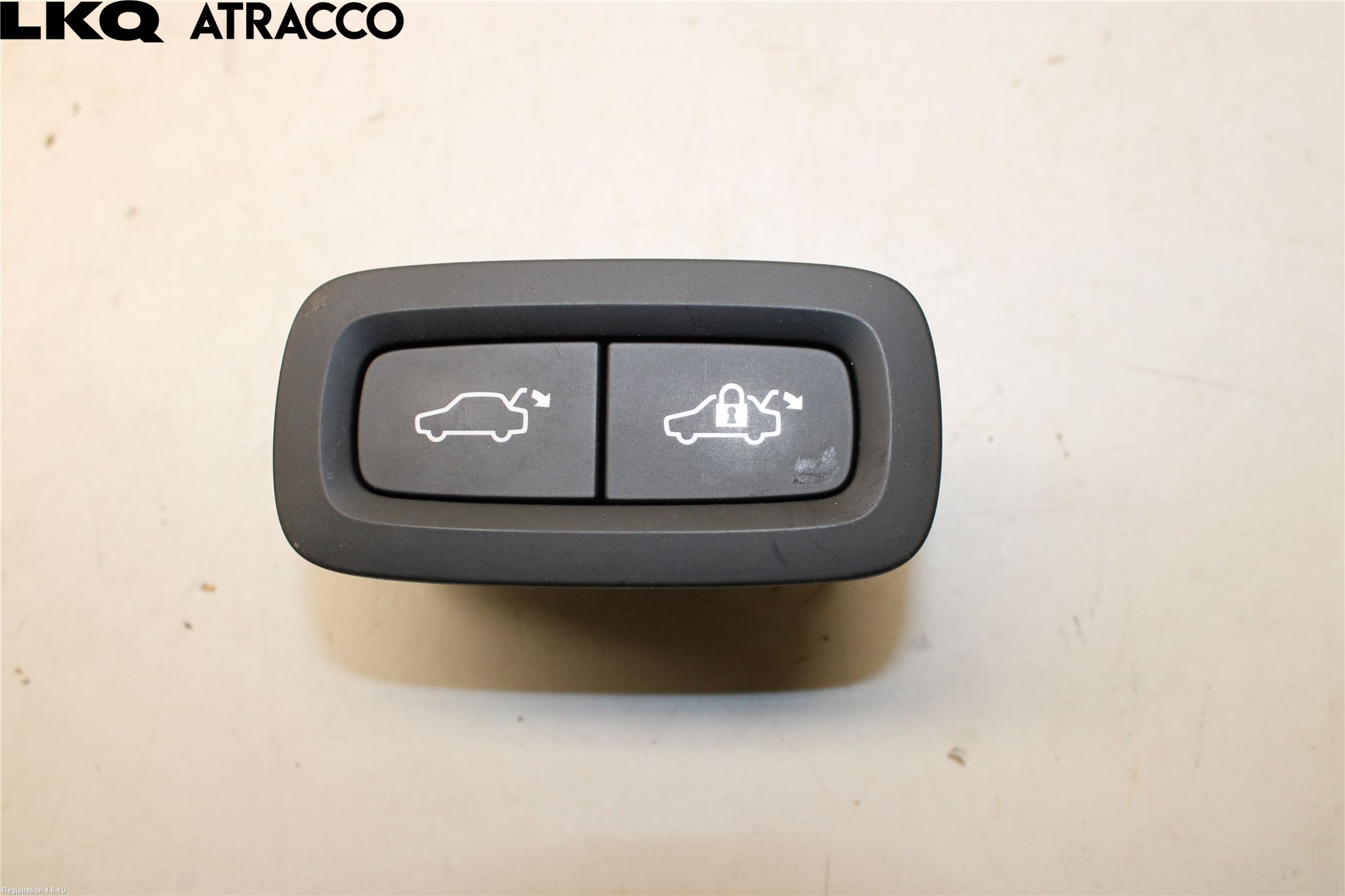 Volvo XC40/RECHARGE 18- Strömställare Baklucka