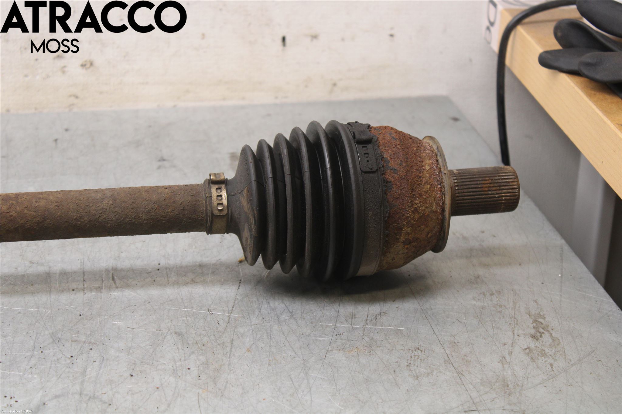 Volvo V60 11-13 Drivaxel Fram Höger