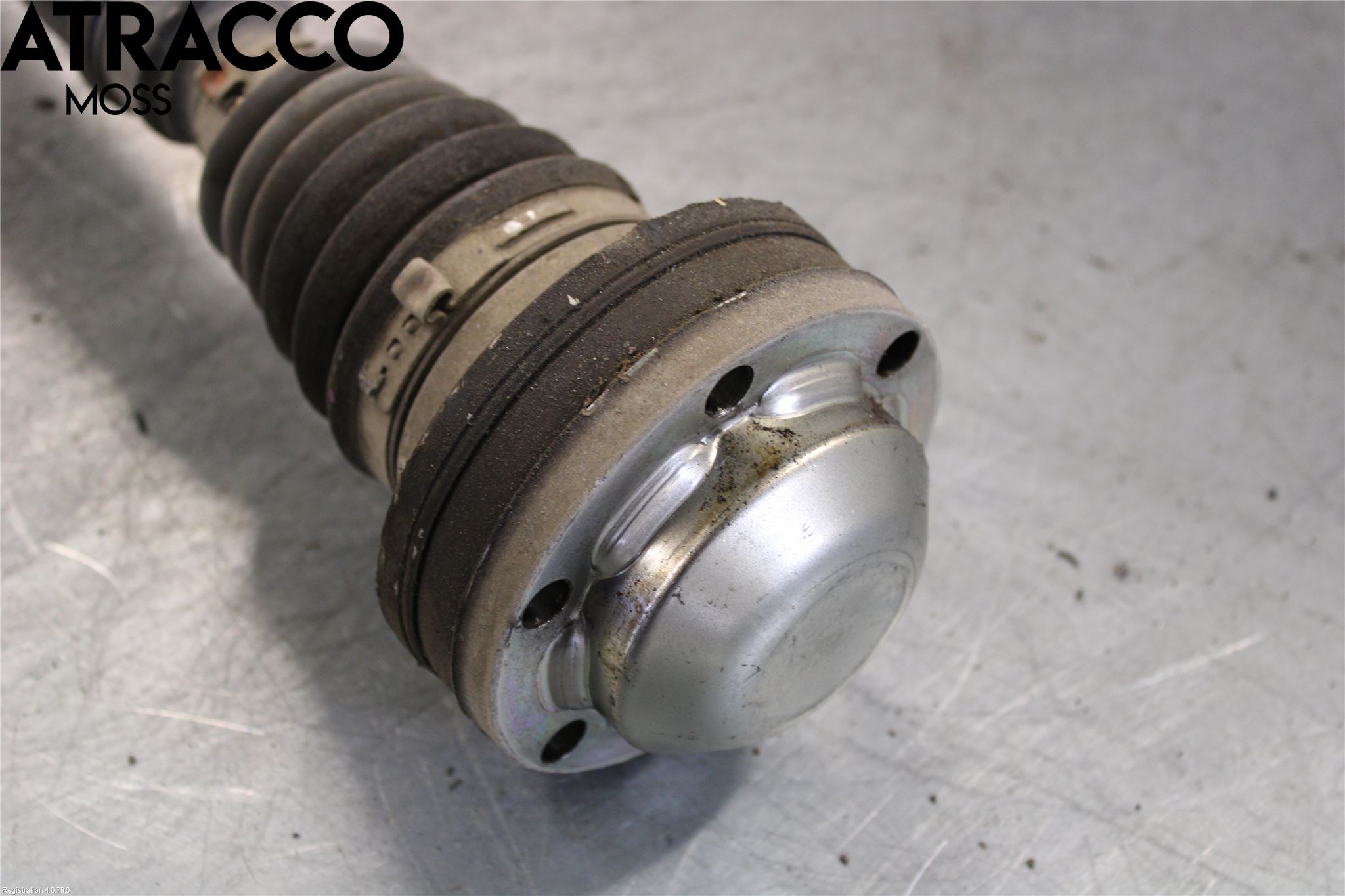 Volkswagen VW GOLF VI 09-13 Drivaxel Fram Höger