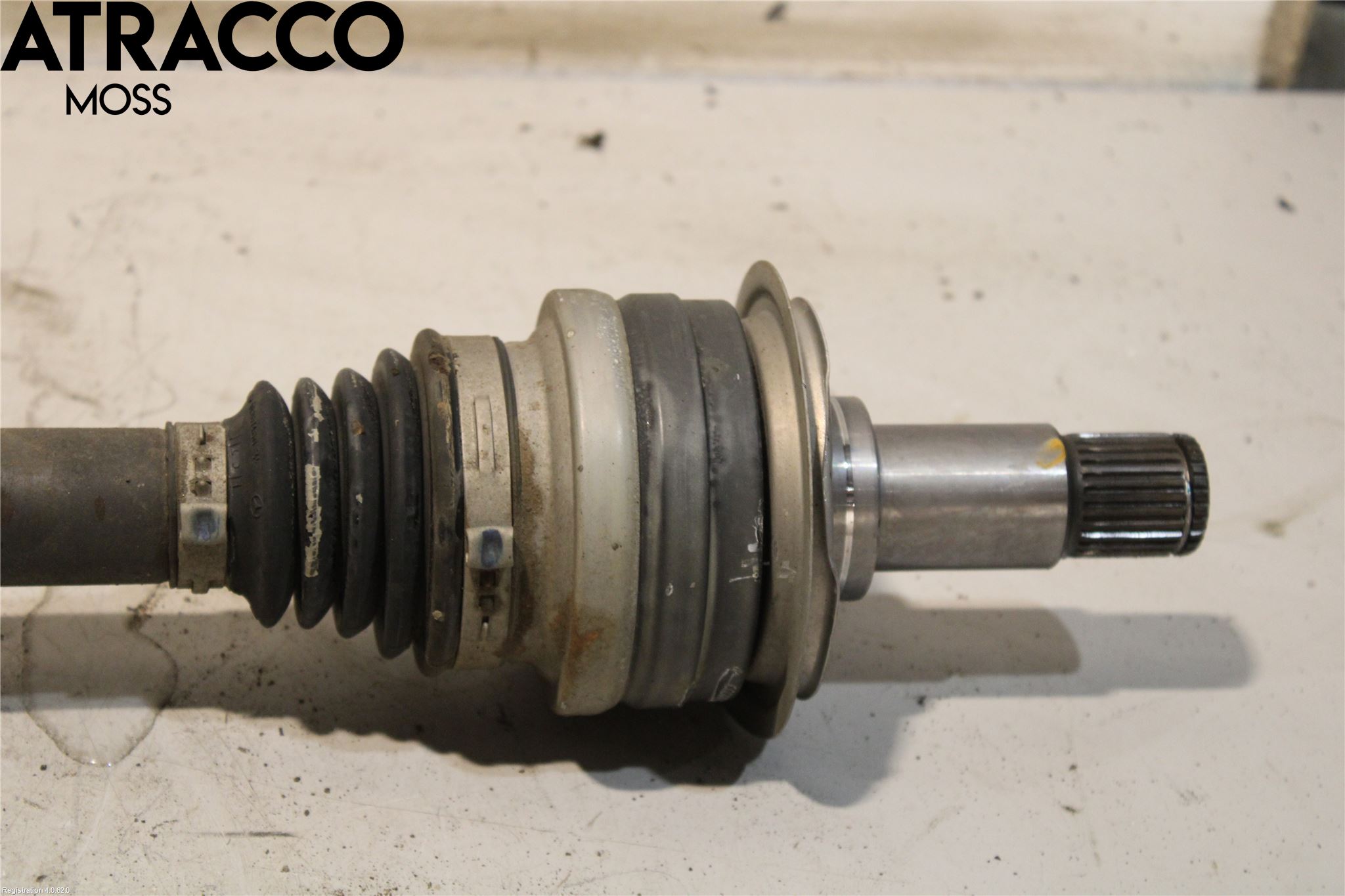 Mercedes-Benz MB C-KLASS (W205) 14-21 Drivaxel Bak Vänster