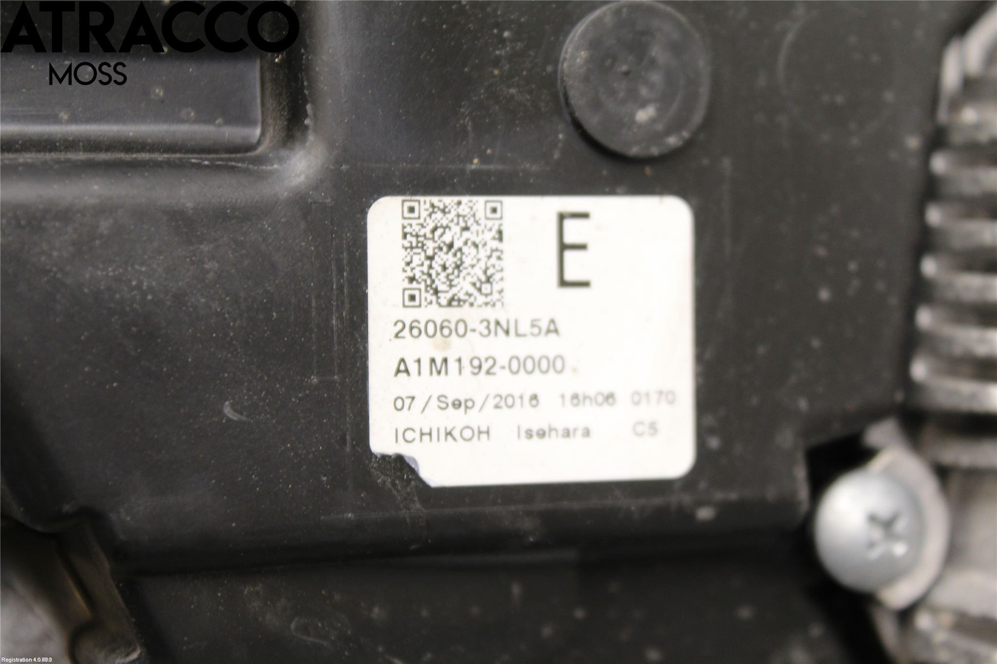 Nissan LEAF 11-17 Strålkastare Vänster