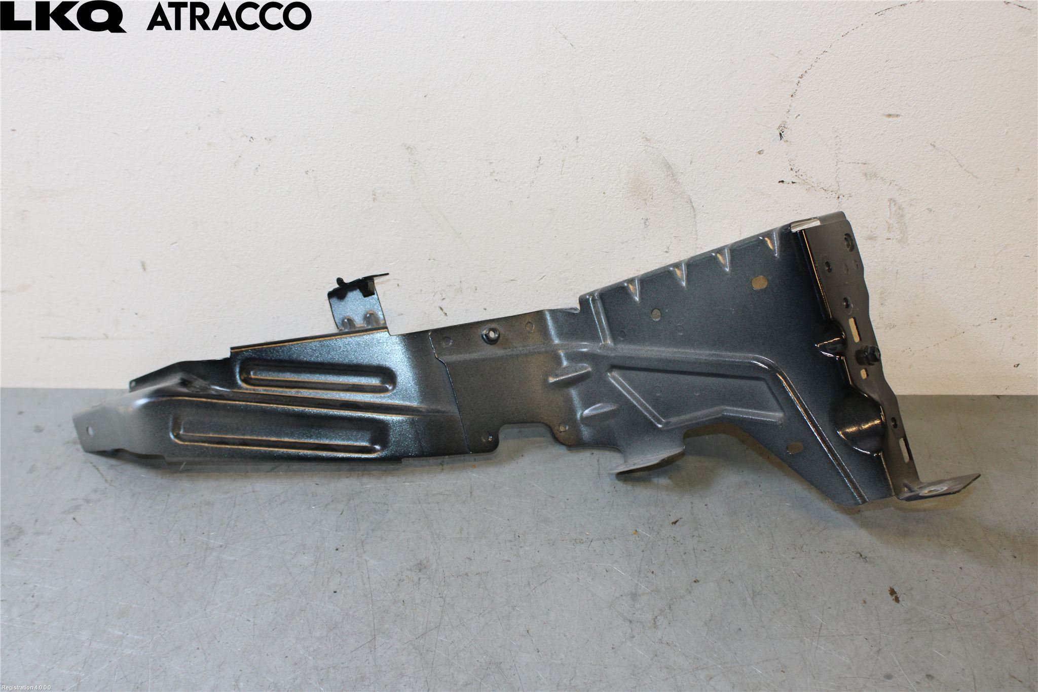 Volvo EX40 25- Kylarfäste-Ram-Balk