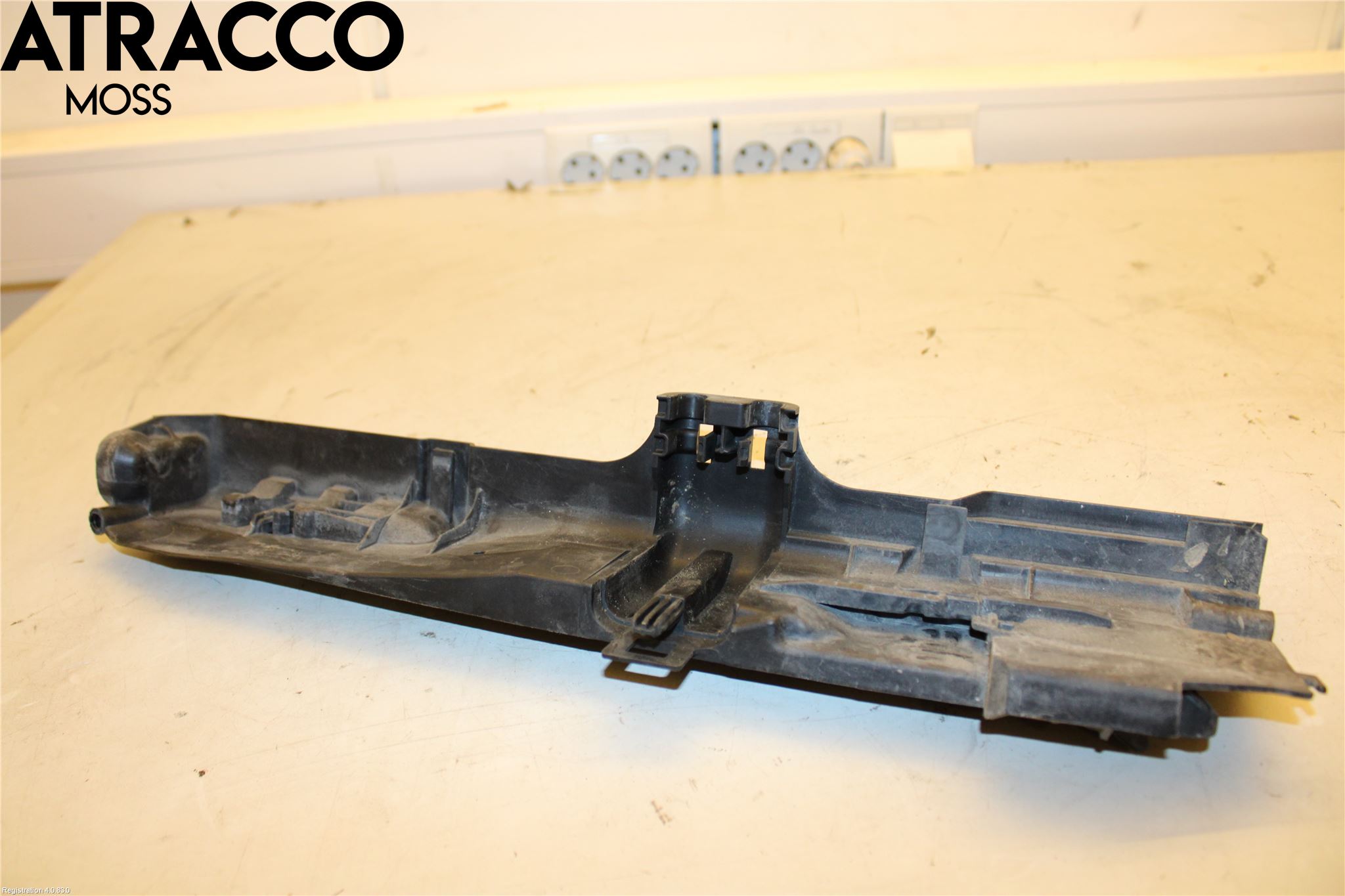 BMW 3 E90/91 SED/TOU 05-12 Kylarfäste-Ram-Balk