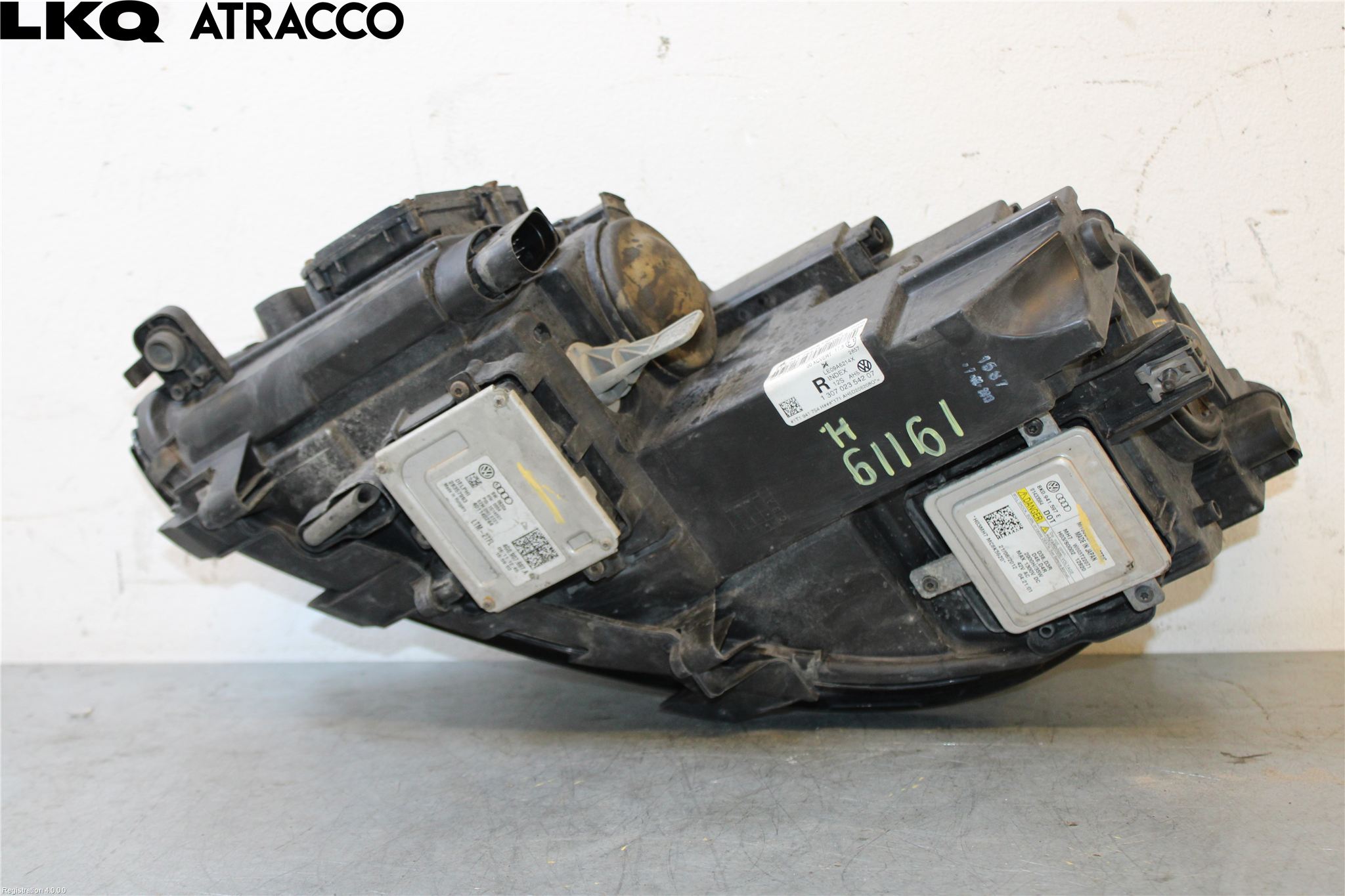 Volkswagen VW TOURAN 10-15 Strålkastare Höger