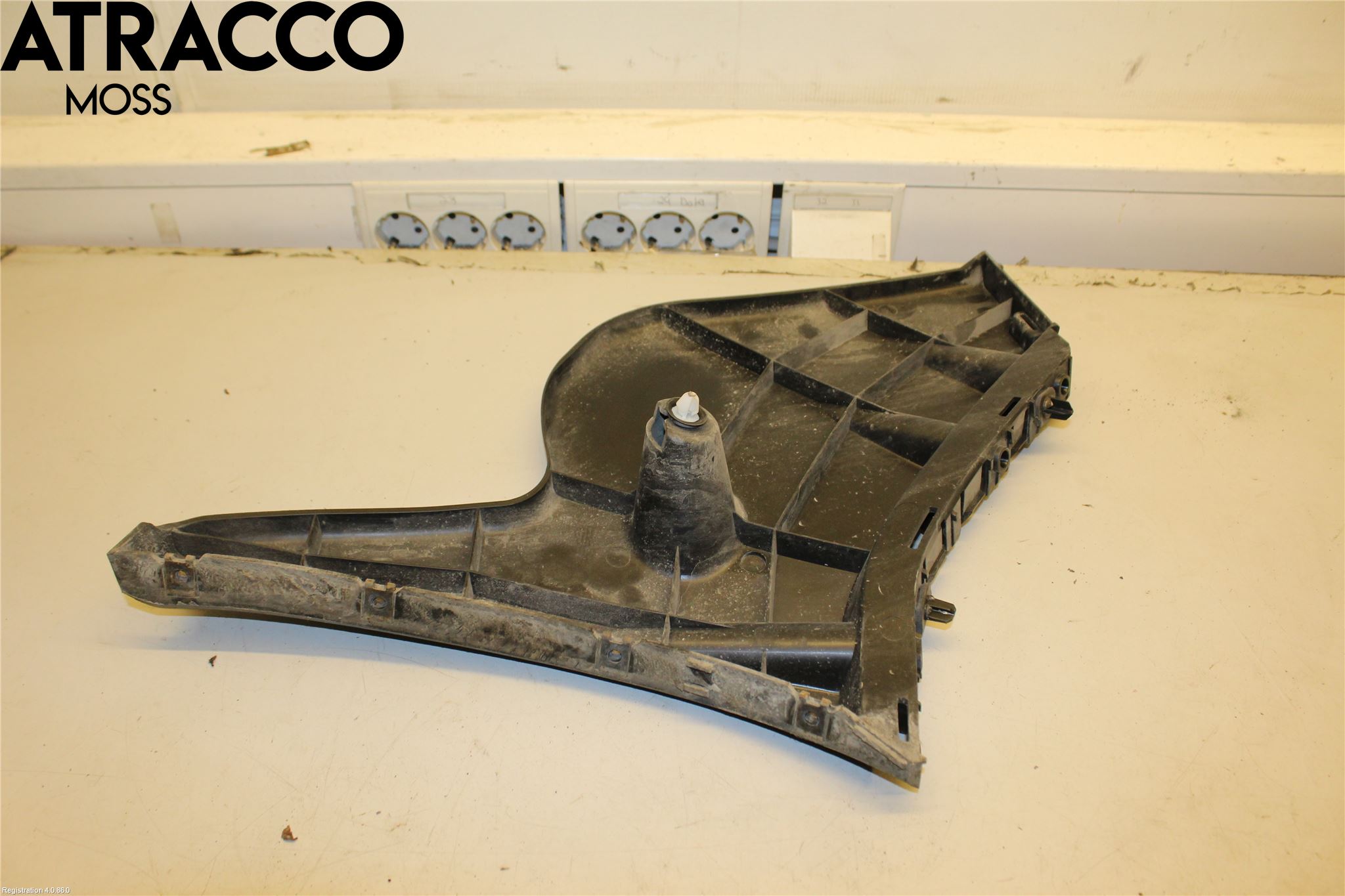 Volvo V60 11-13 Stötfångarbärjärn Bak