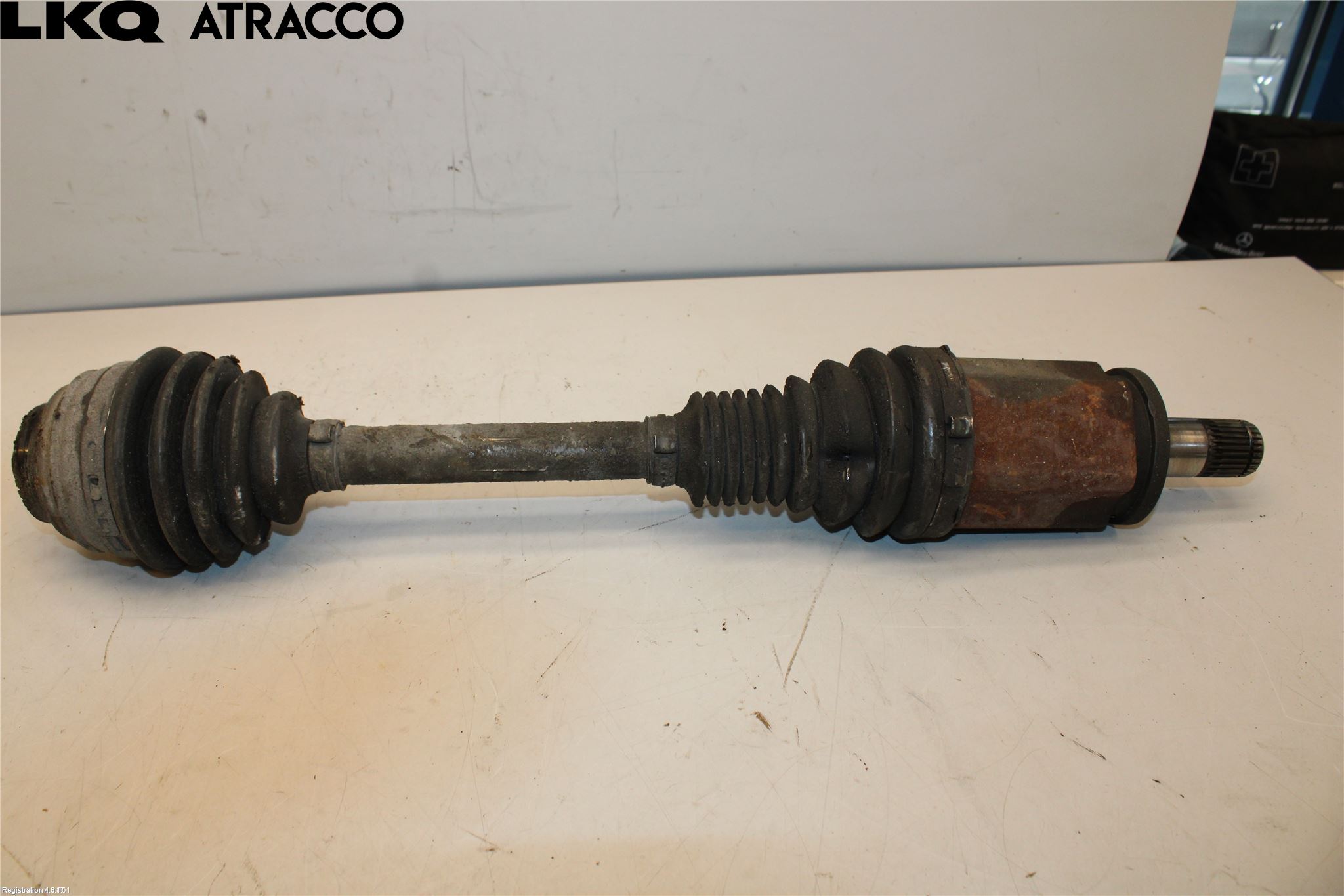 BMW 1 F20/F21 11-19 Drivaxel Fram Vänster