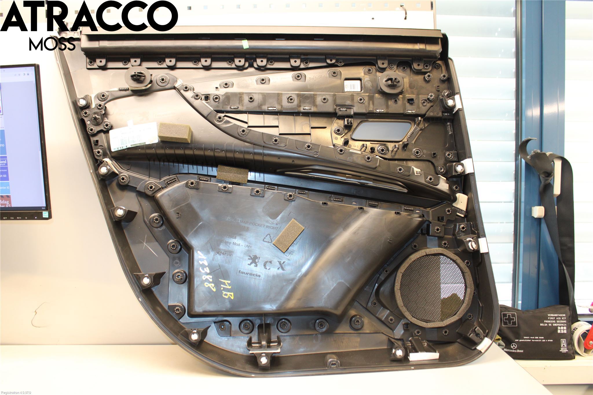 Peugeot 5008 17-24 Dörrklädsel Hö