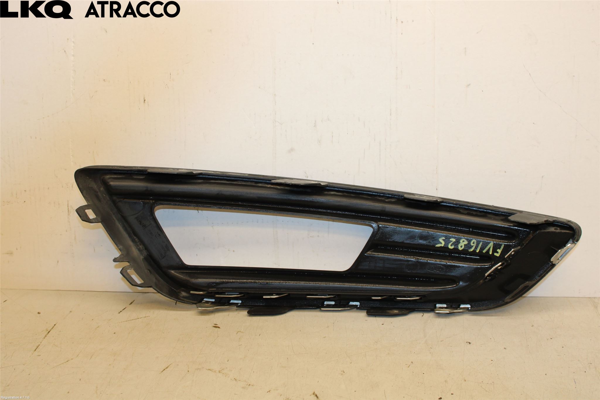 Ford FOCUS 15-18 Dimljussarg Fram
