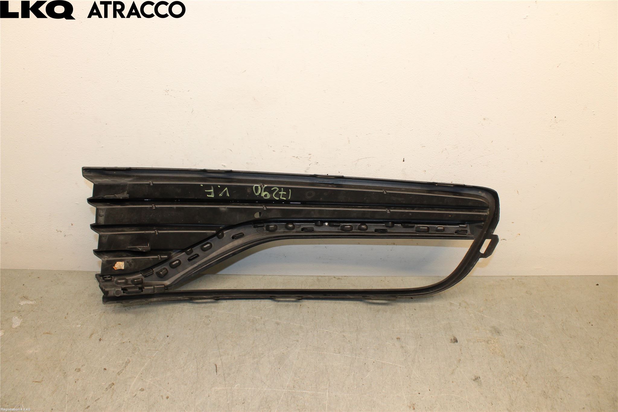 Volkswagen VW POLO 10-17 Stötfångarbeklädnad Fram