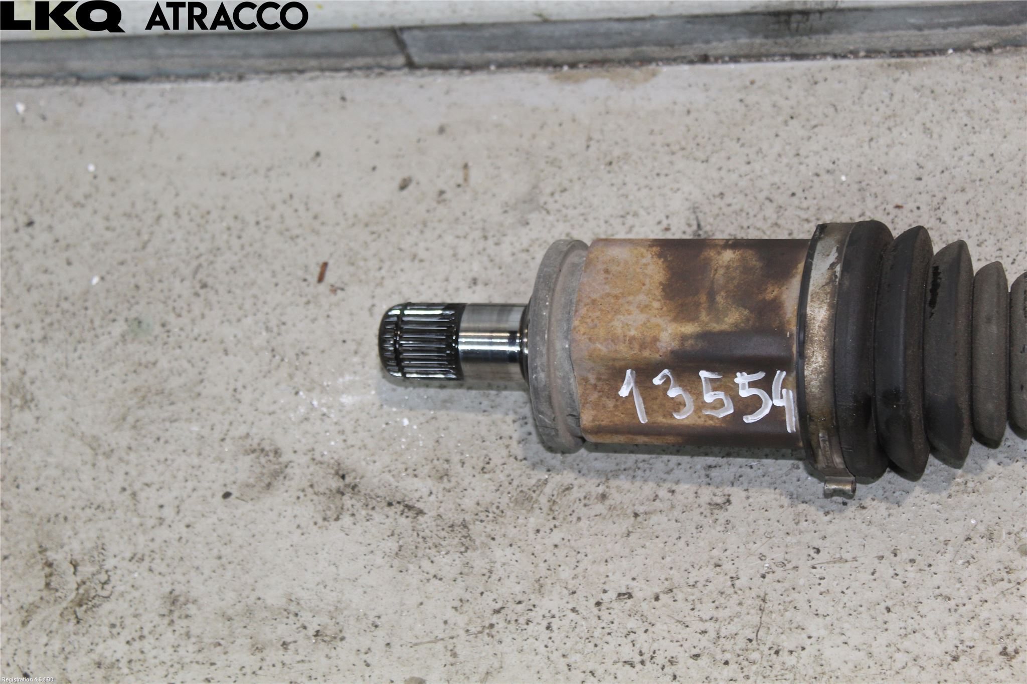 BMW 3 F30/F31/F80 12-19 Drivaxel Fram Vänster