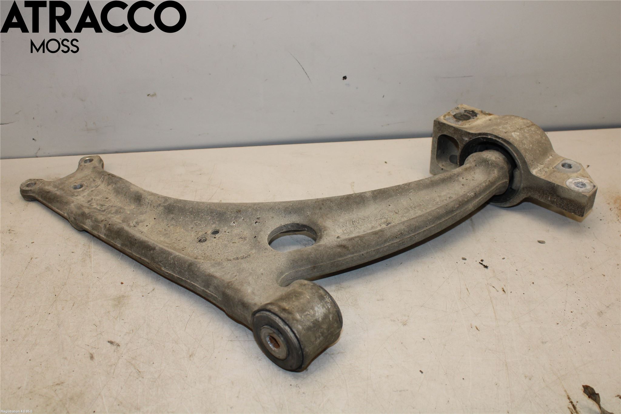 Volkswagen VW PASSAT 05-11 Bärarm Fram Undre Hö