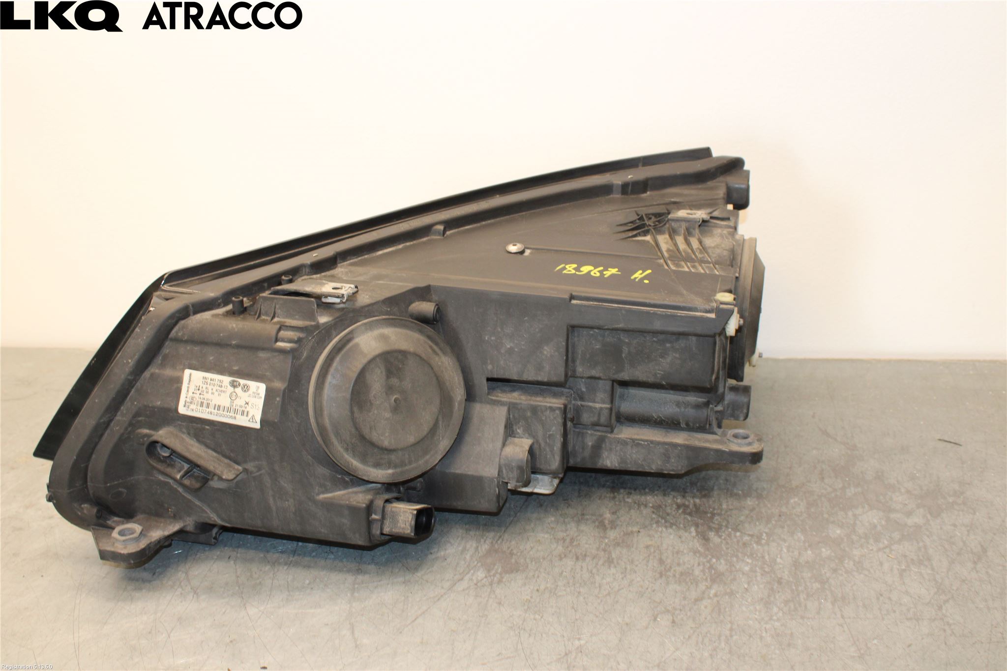 Volkswagen VW TIGUAN 16-24 Strålkastare Höger