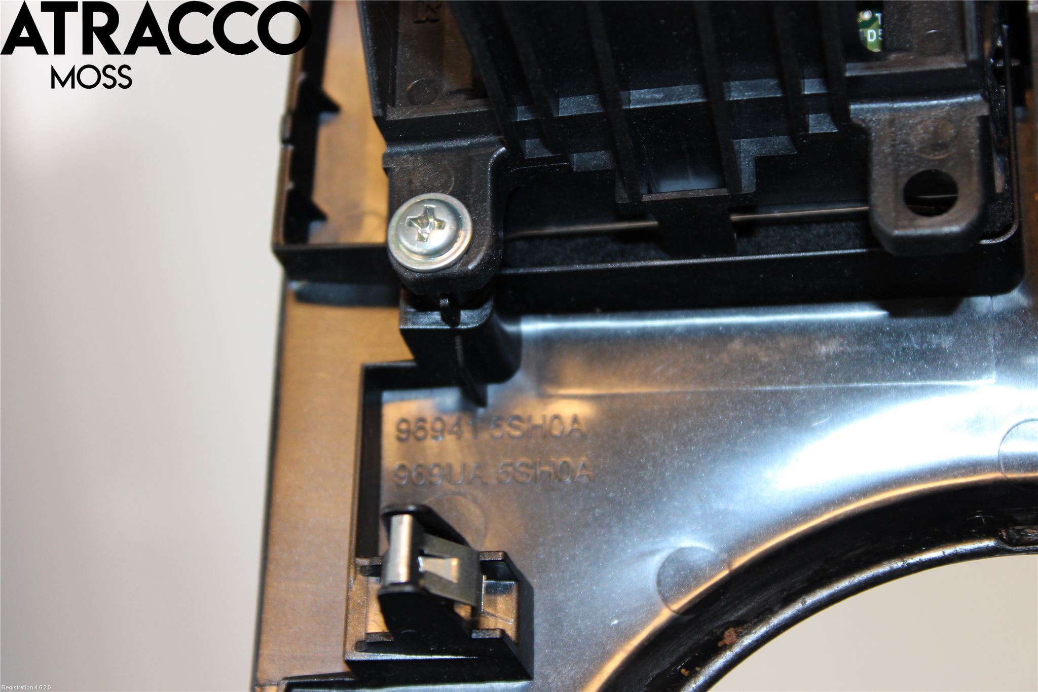 Nissan LEAF 18- Instrumentkonsoll Mitt