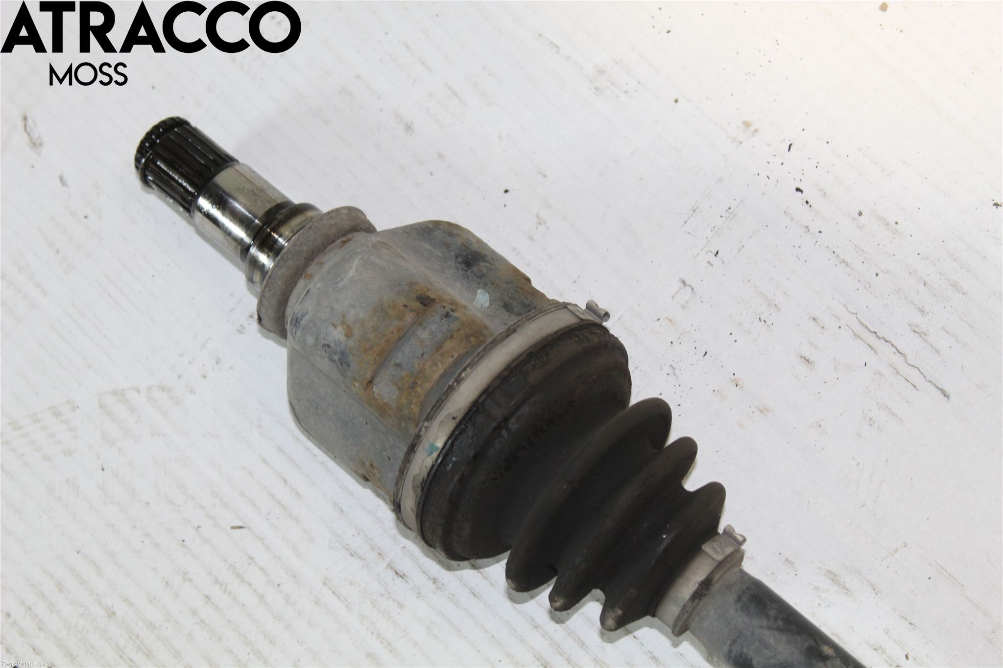 Toyota AVENSIS 03-06 Drivaxel Fram Höger