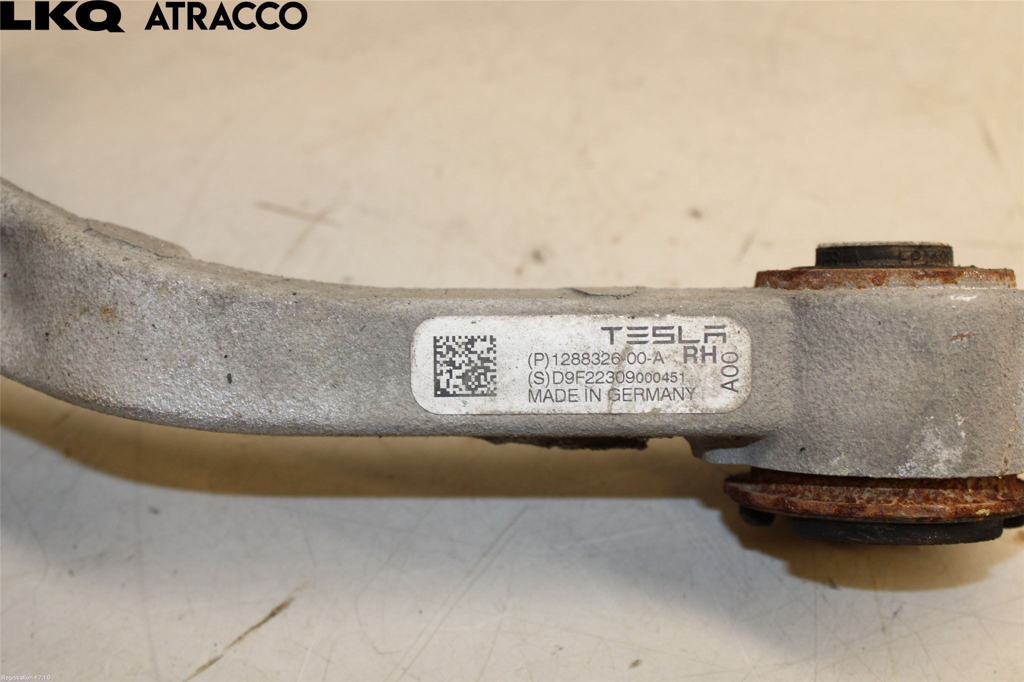 Tesla MODEL Y 21- Bärarm Fram Övre Hö