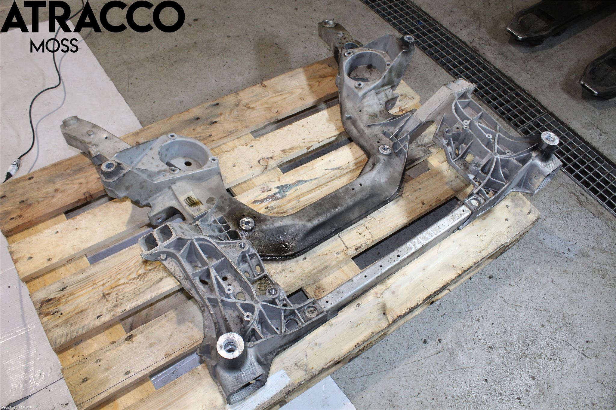 BMW 5 F10/F11/F18 09-17 Växellådsbalk