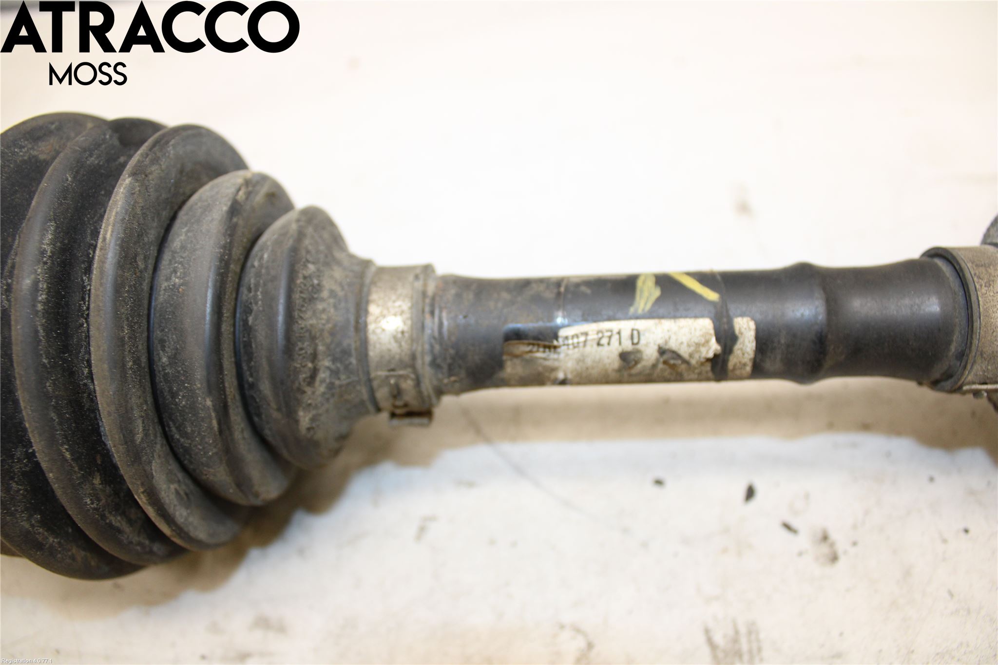 Volkswagen VW AMAROK 2H 10-22 Drivaxel Fram Vänster