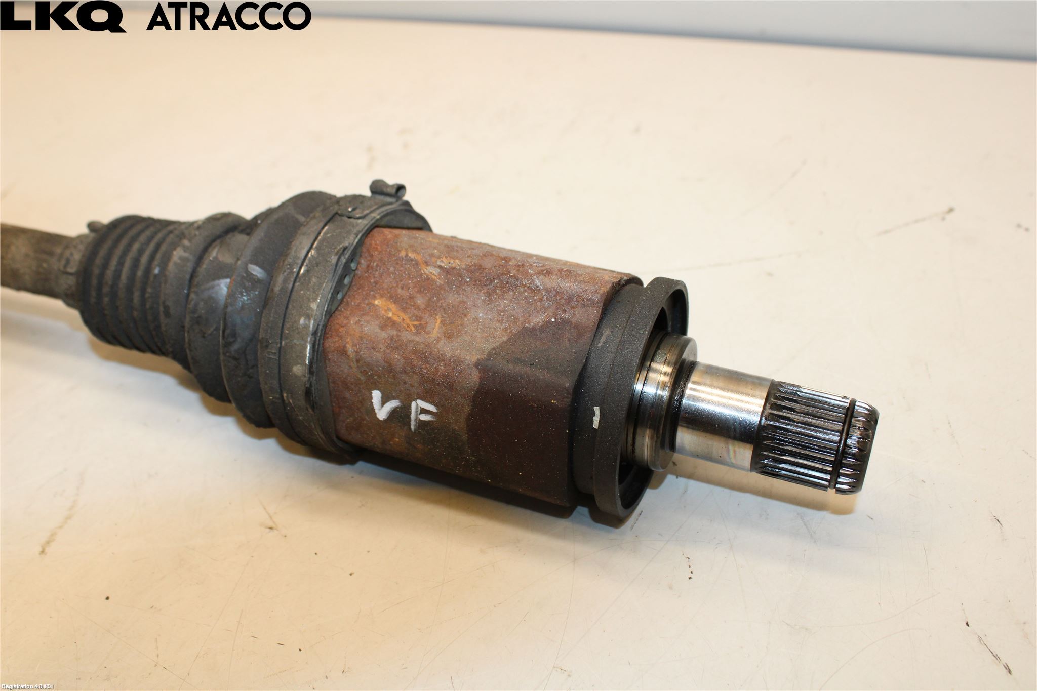 BMW 1 F20/F21 11-19 Drivaxel Fram Vänster