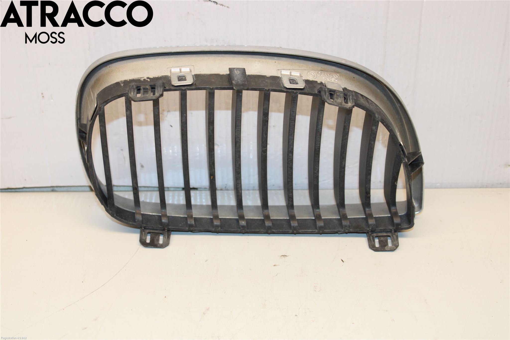 BMW 1 E87/81 5D/3D 03-11 Grilldel Vänster