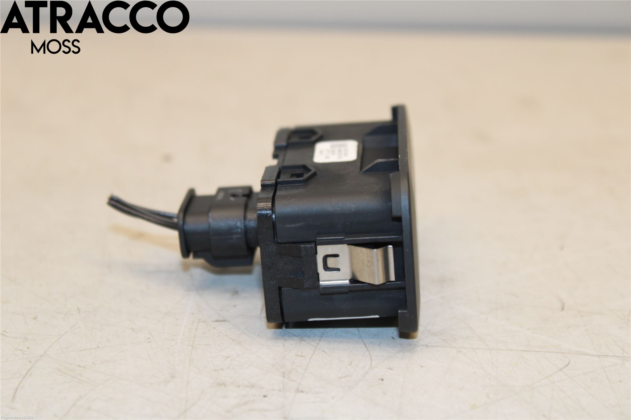 Volvo XC40/RECHARGE 18- Strömställare Baklucka