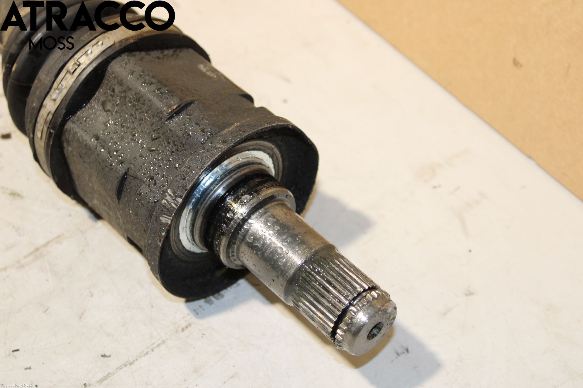 Toyota HILUX 16- Drivaxel Fram Höger