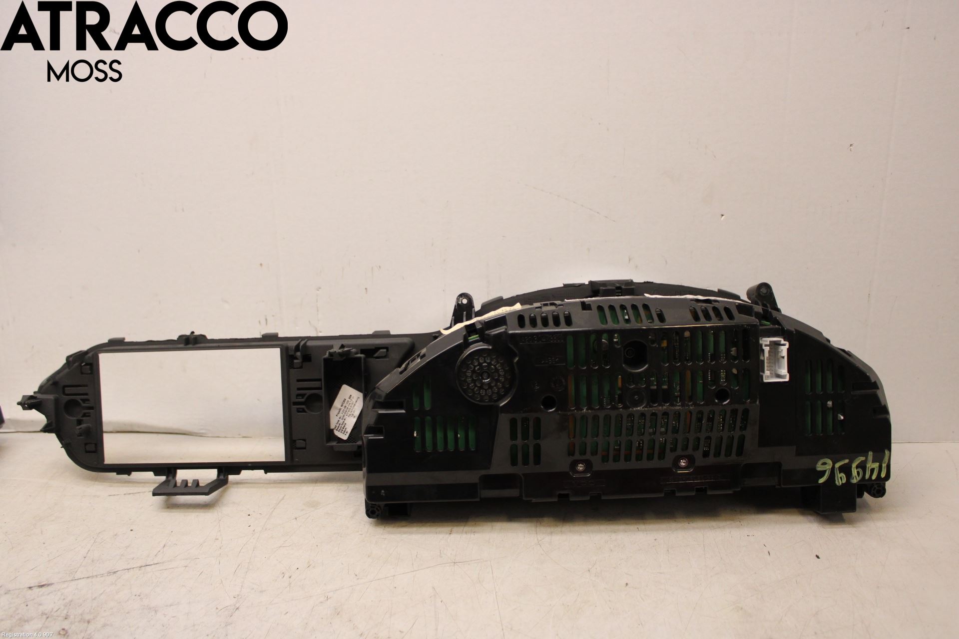 Mercedes-Benz MB C-KLASS (W204) 07-15 Instrument Komb