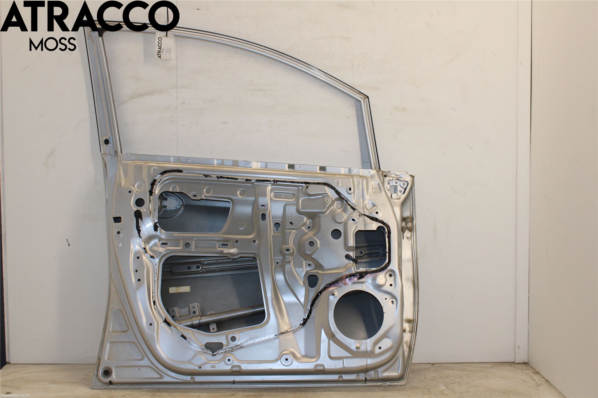 Toyota YARIS VERSO P1 00-05 Dörr Fram Vänster