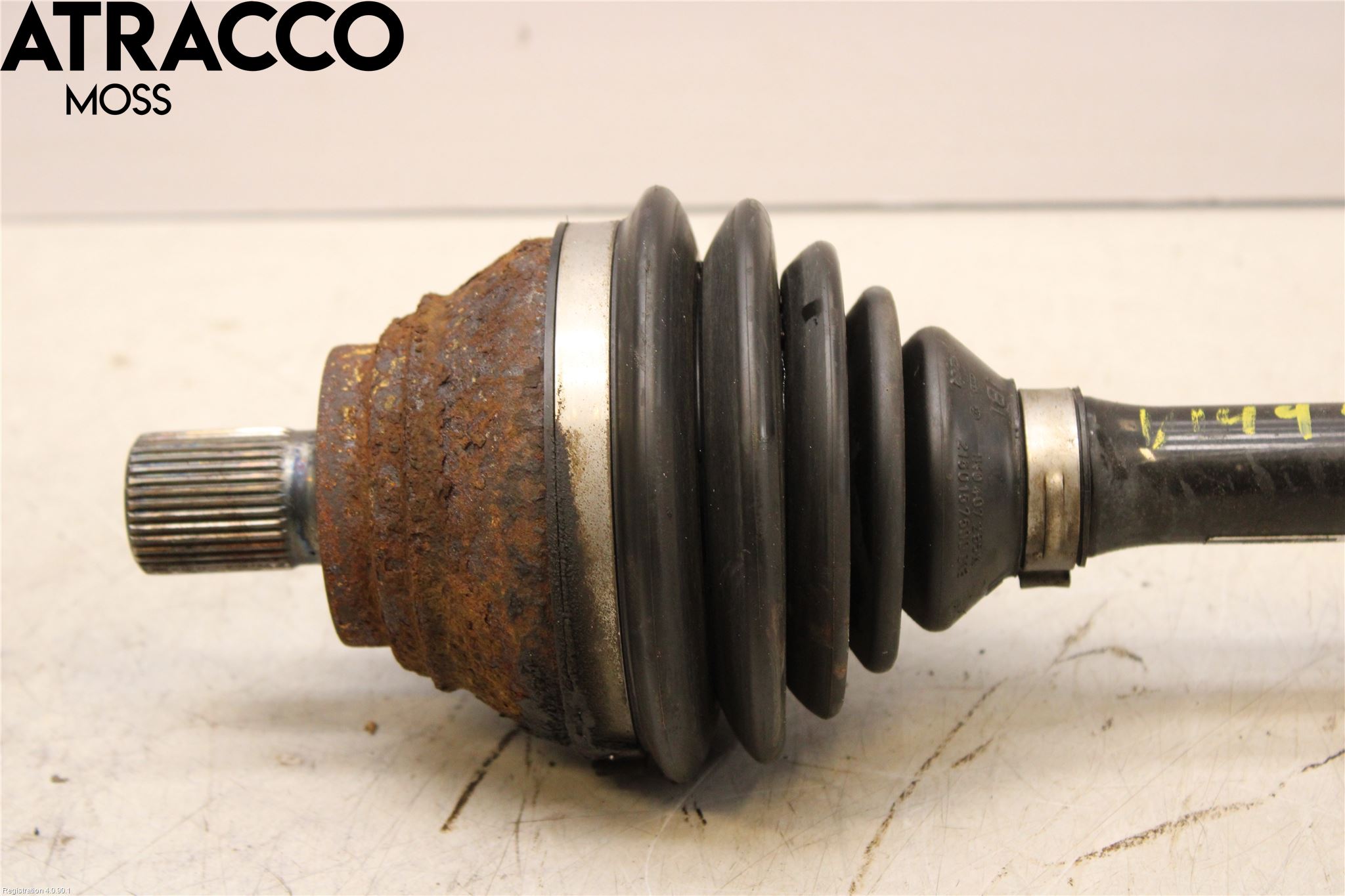 Volkswagen VW TOURAN 10-15 Drivaxel Fram Vänster