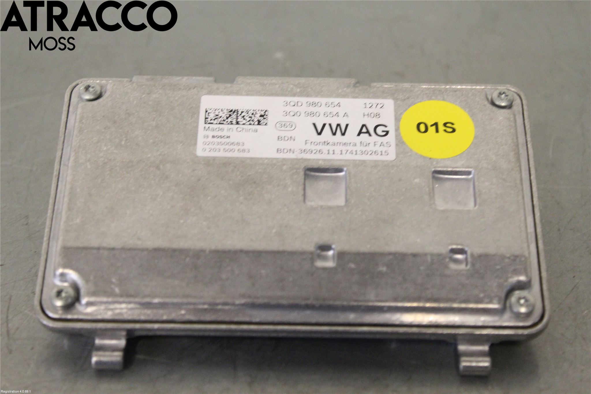 Volkswagen VW T-ROC 18- Parkeringshjälp Frontsensor