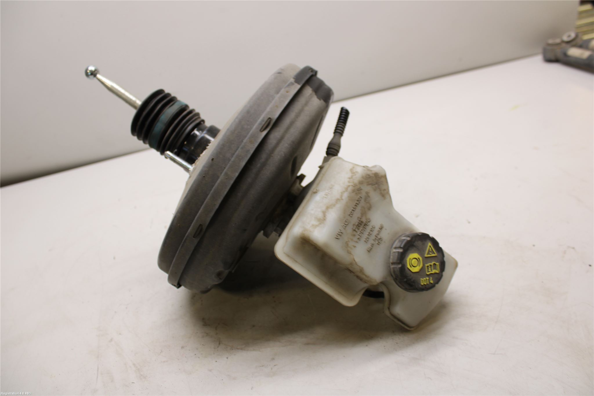 Volkswagen VW POLO VI 18->> Bromsservo