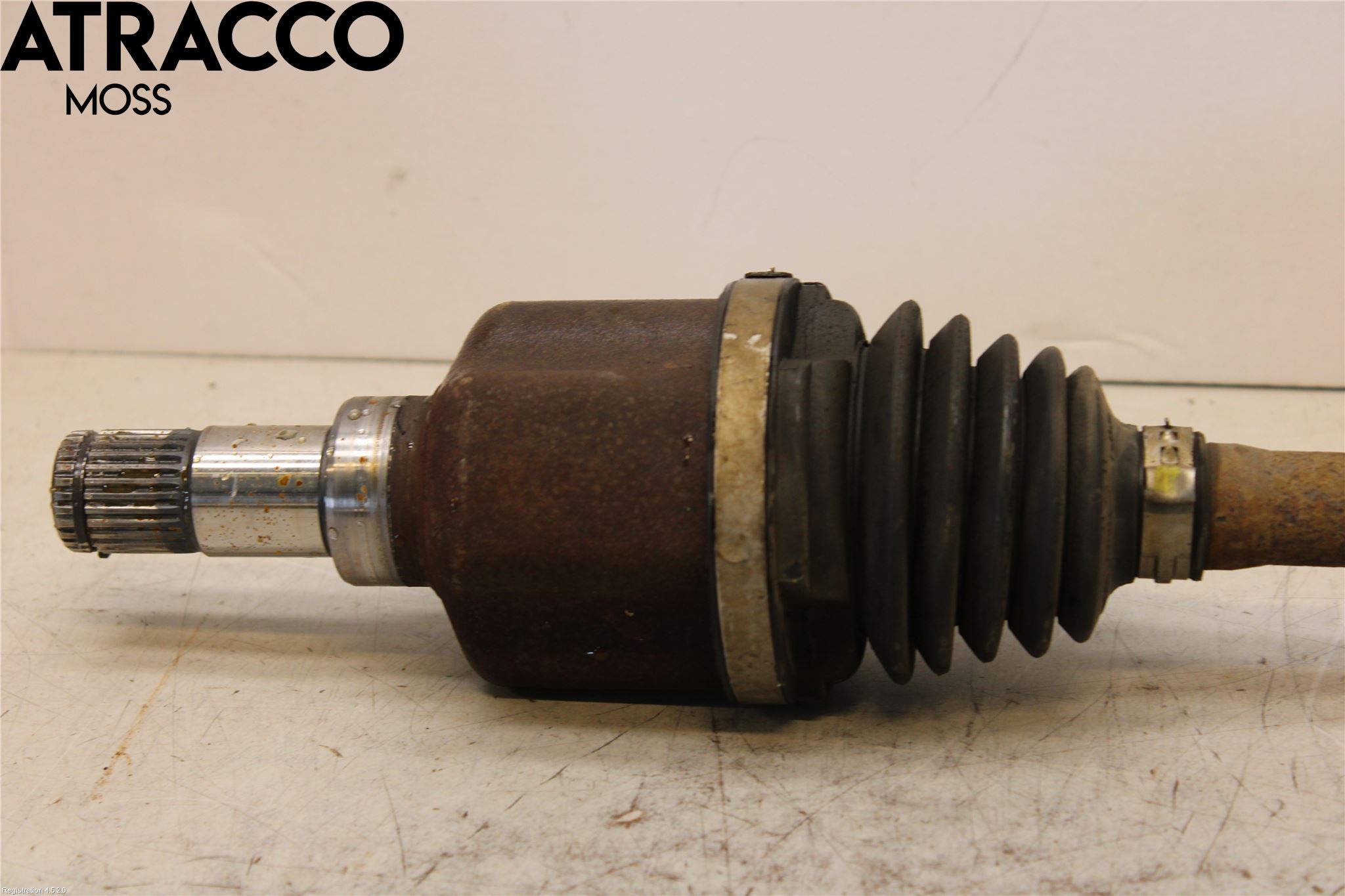 Ford FOCUS 15-18 Drivaxel Fram Vänster