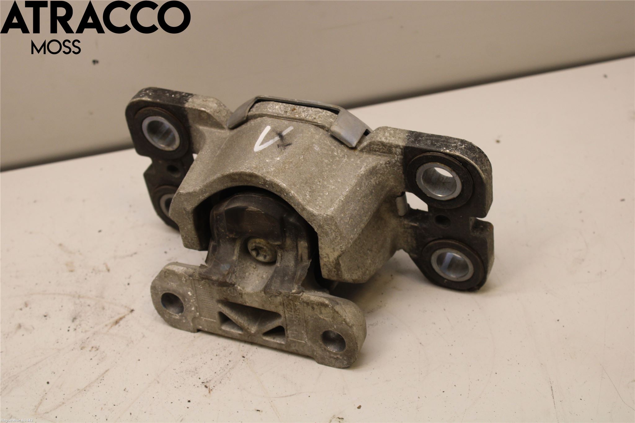 Volvo XC70 08-13 Motorfäste