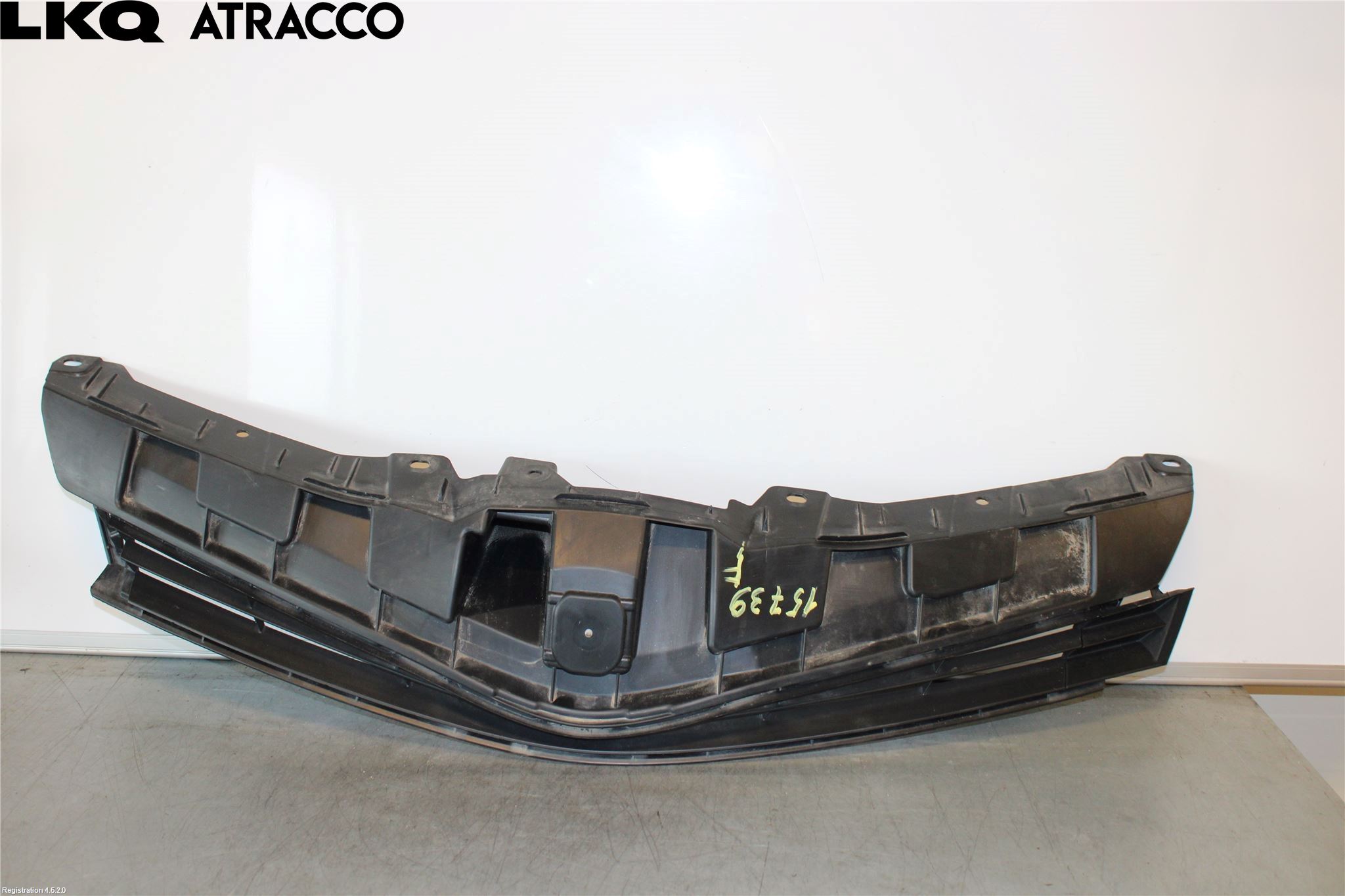 Toyota YARIS XP130 12-14 Grilldel Mitt