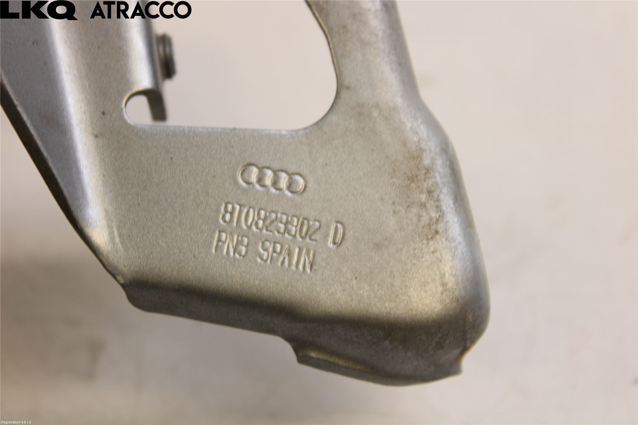 Audi A5 07-16 Huvgångjärn