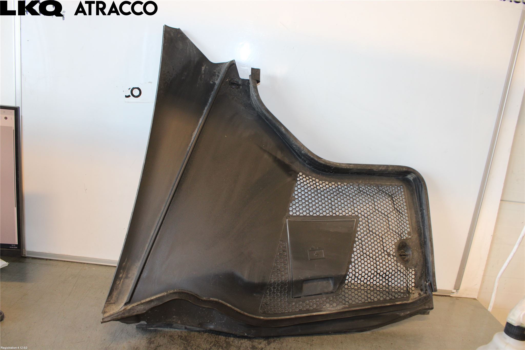 Mercedes-Benz MB C-KLASS (W205) 14-21 Torpedplåt-Torpedplast