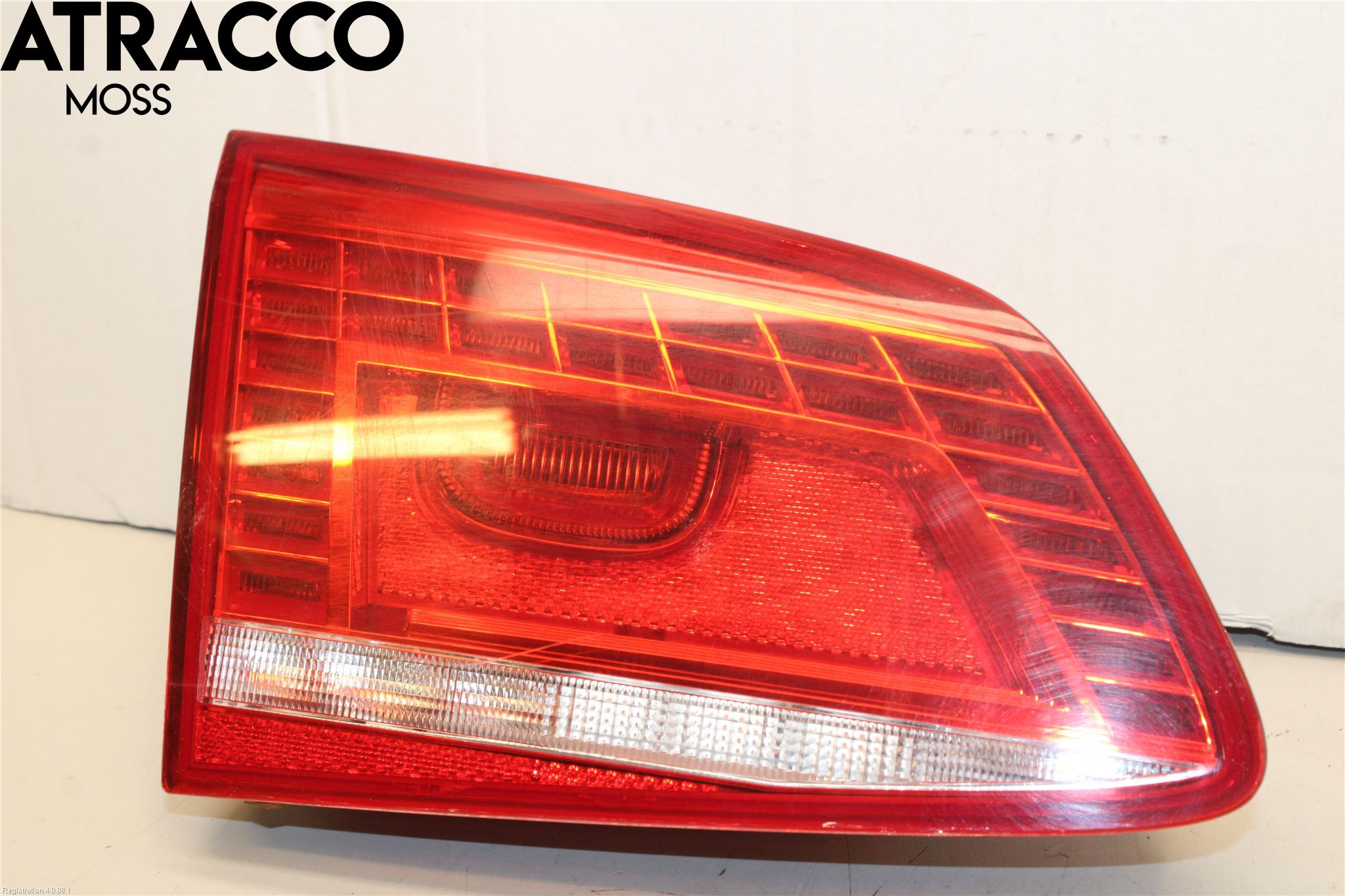 Volkswagen VW PASSAT 11-14 Bakljus Lucka Vä