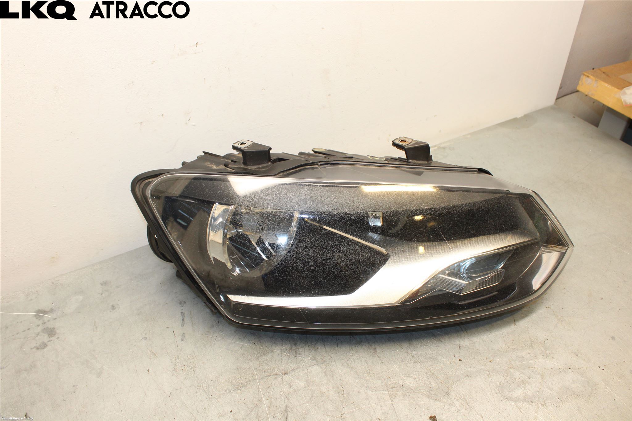 Volkswagen VW POLO 10-17 Strålkastarhus Hö