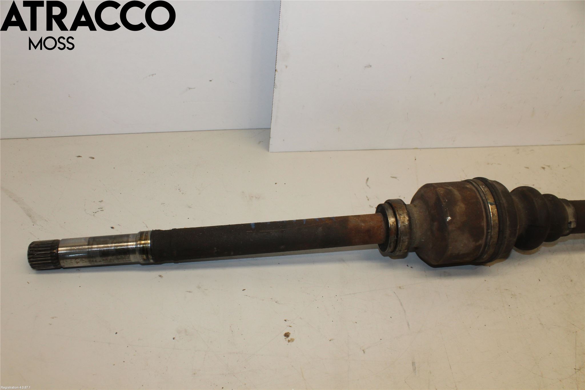 Peugeot 307     01-05 Drivaxel Fram Höger