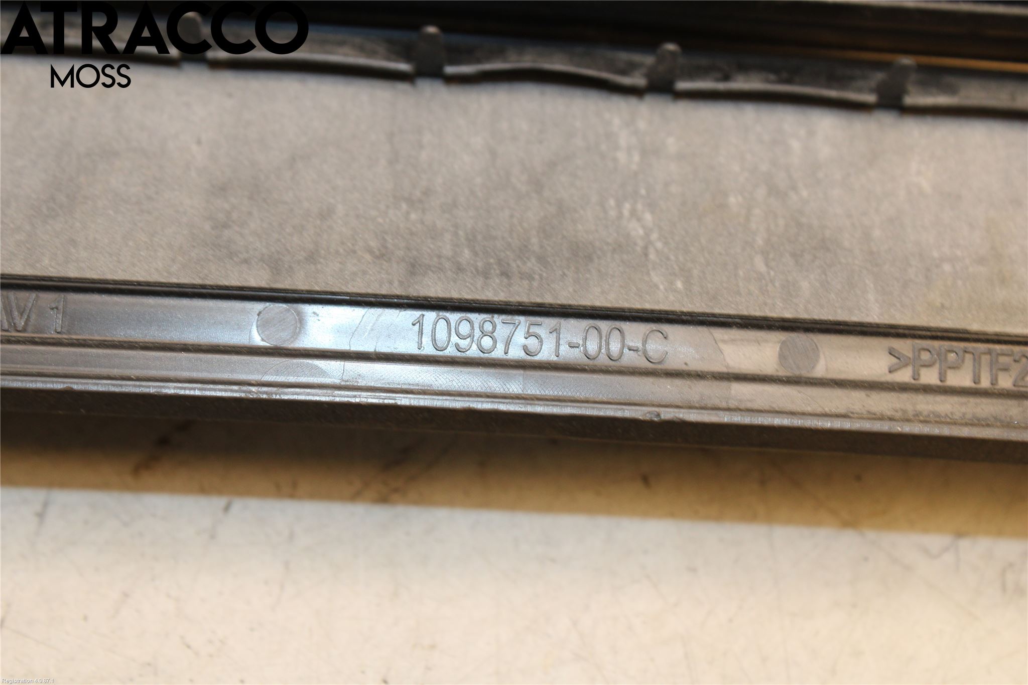 Tesla MODEL 3 17- Deflektor Plåt-Plast Kylning
