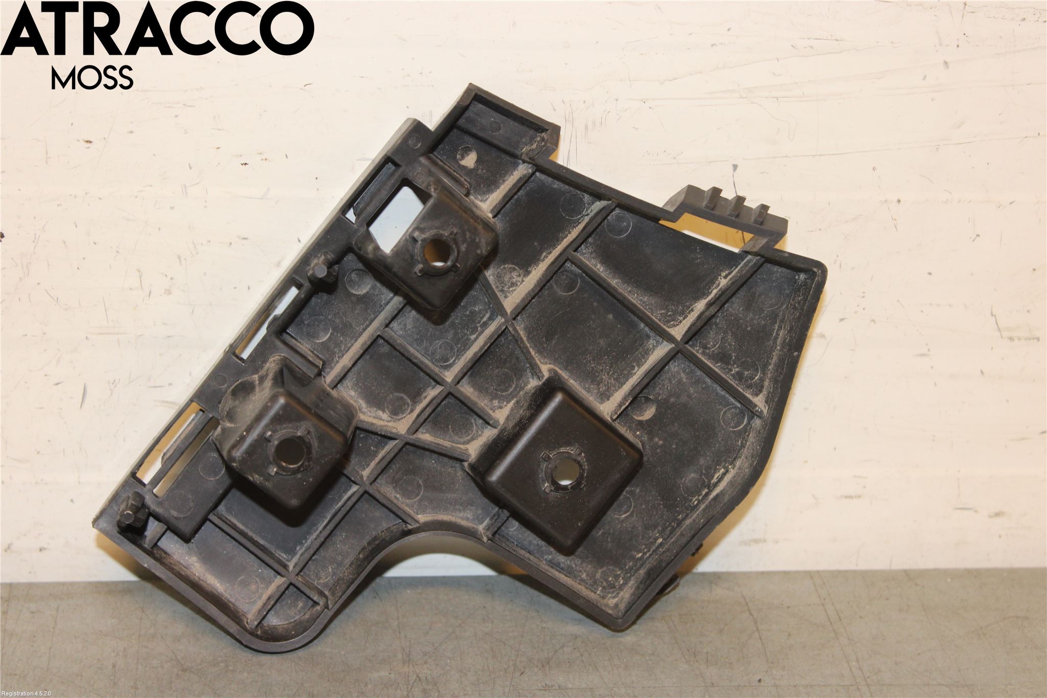 Volvo V60 11-13 Stötfångarfäste Bak Hö