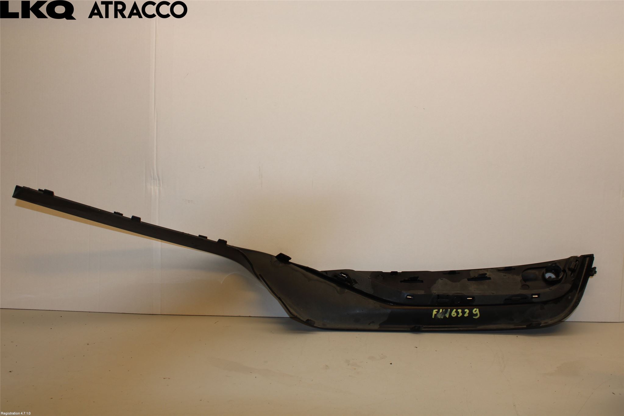 Volvo V60 11-13 Dimljussarg Fram