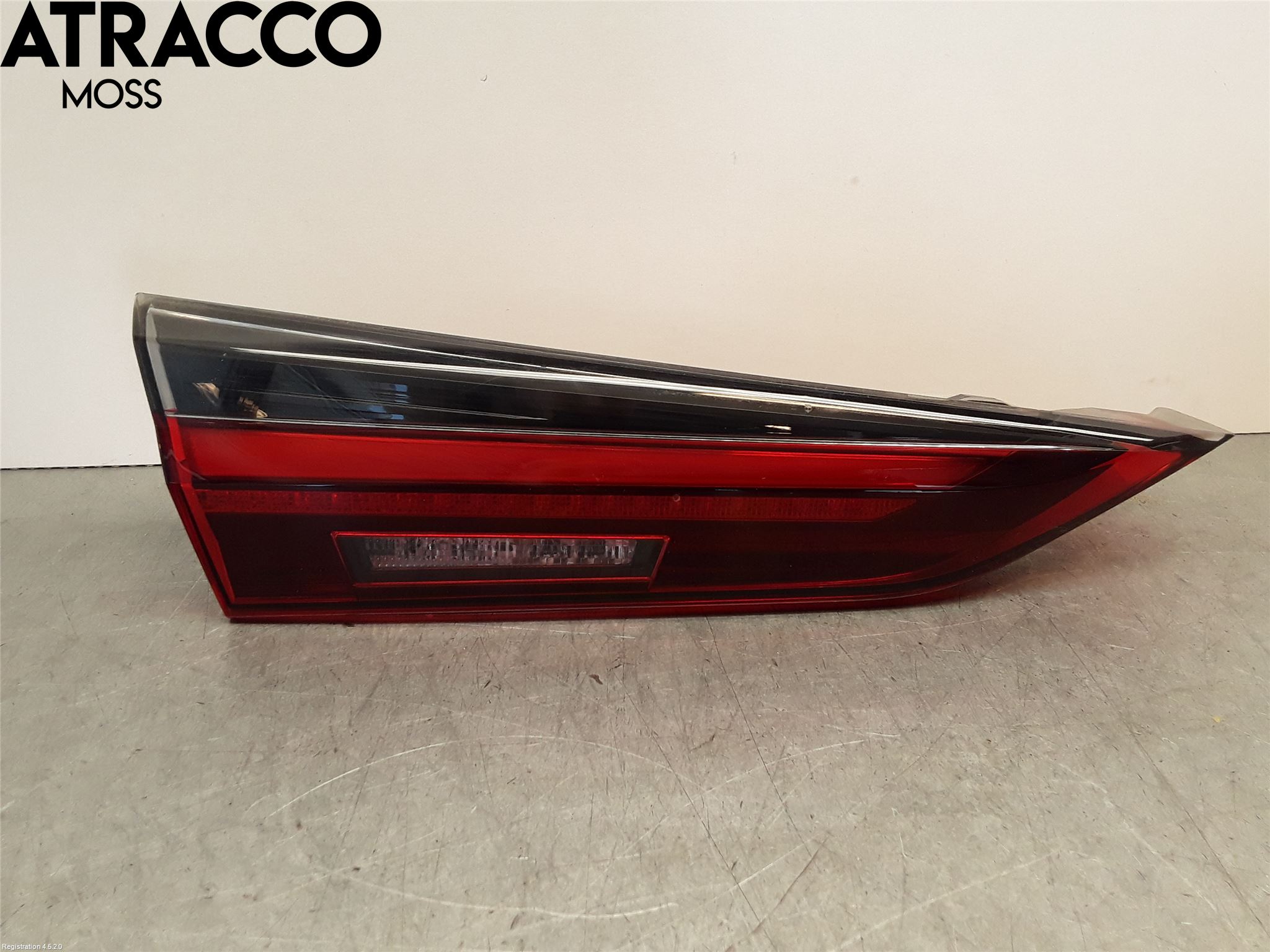 BMW 3 F30/F31/F80 12-19 Bakljus Lucka Vä