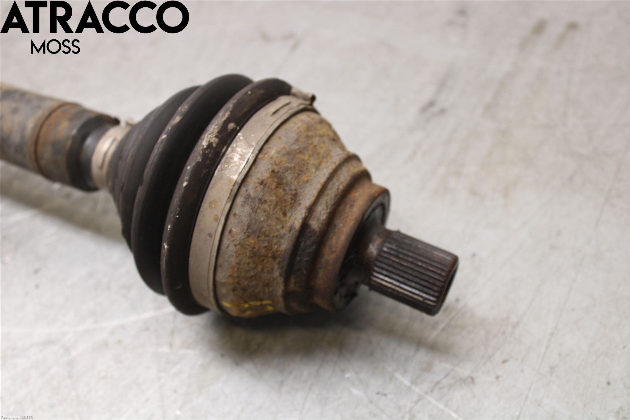 Volkswagen VW CADDY 11-15 Drivaxel Fram Höger