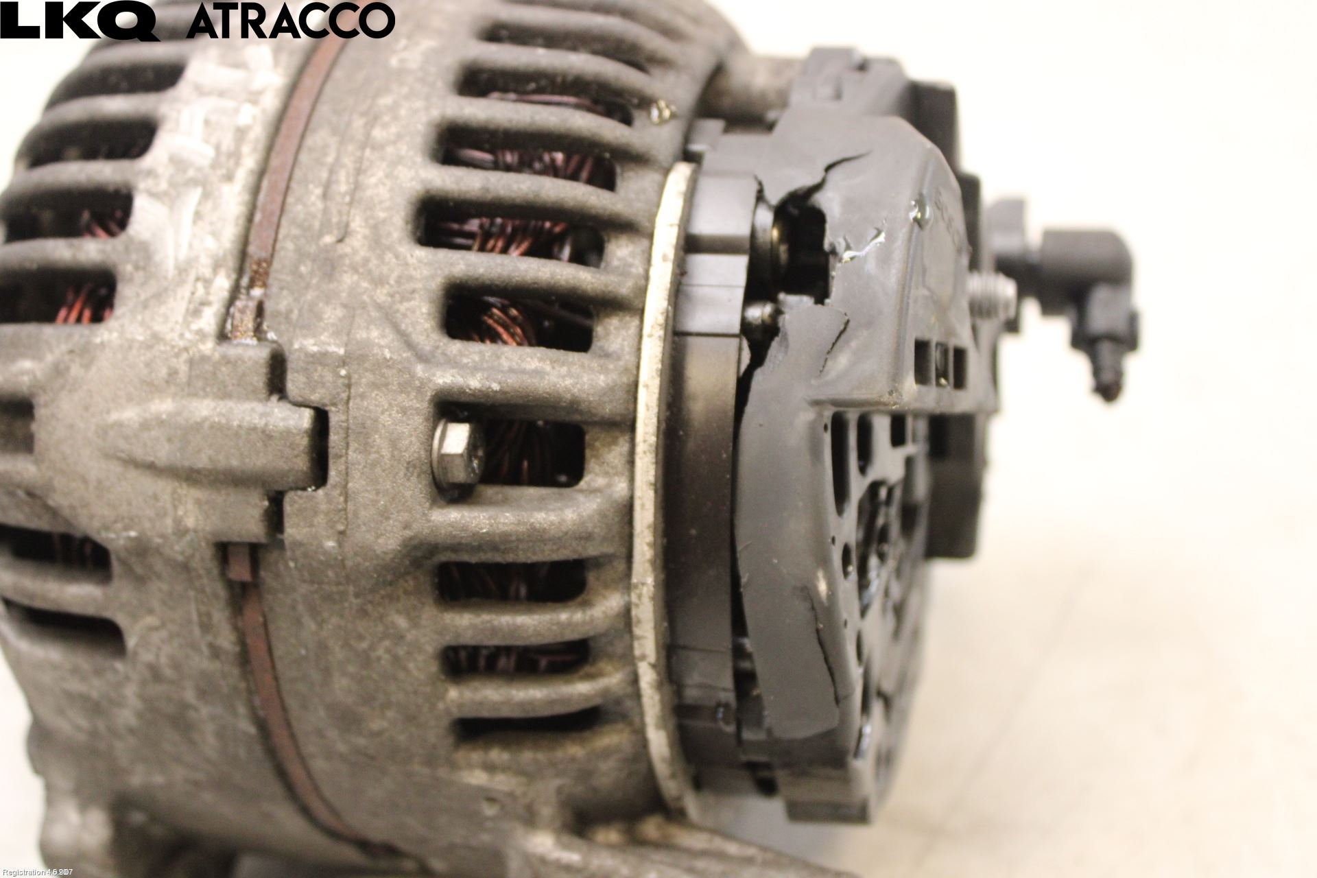 Volkswagen VW CADDY      04-10 Generator