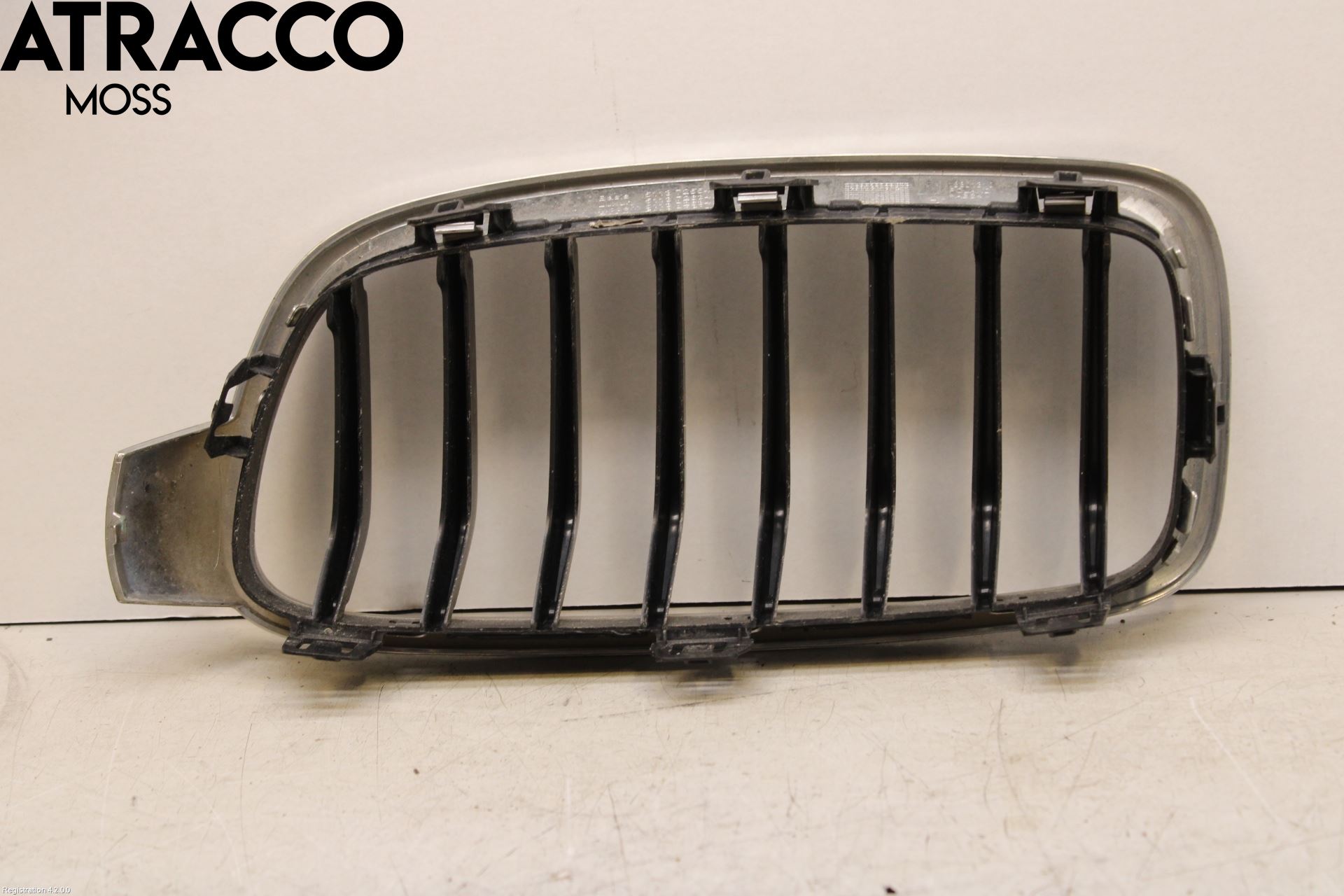 BMW 3 F30/F31/F80 12-19 Grilldel Höger