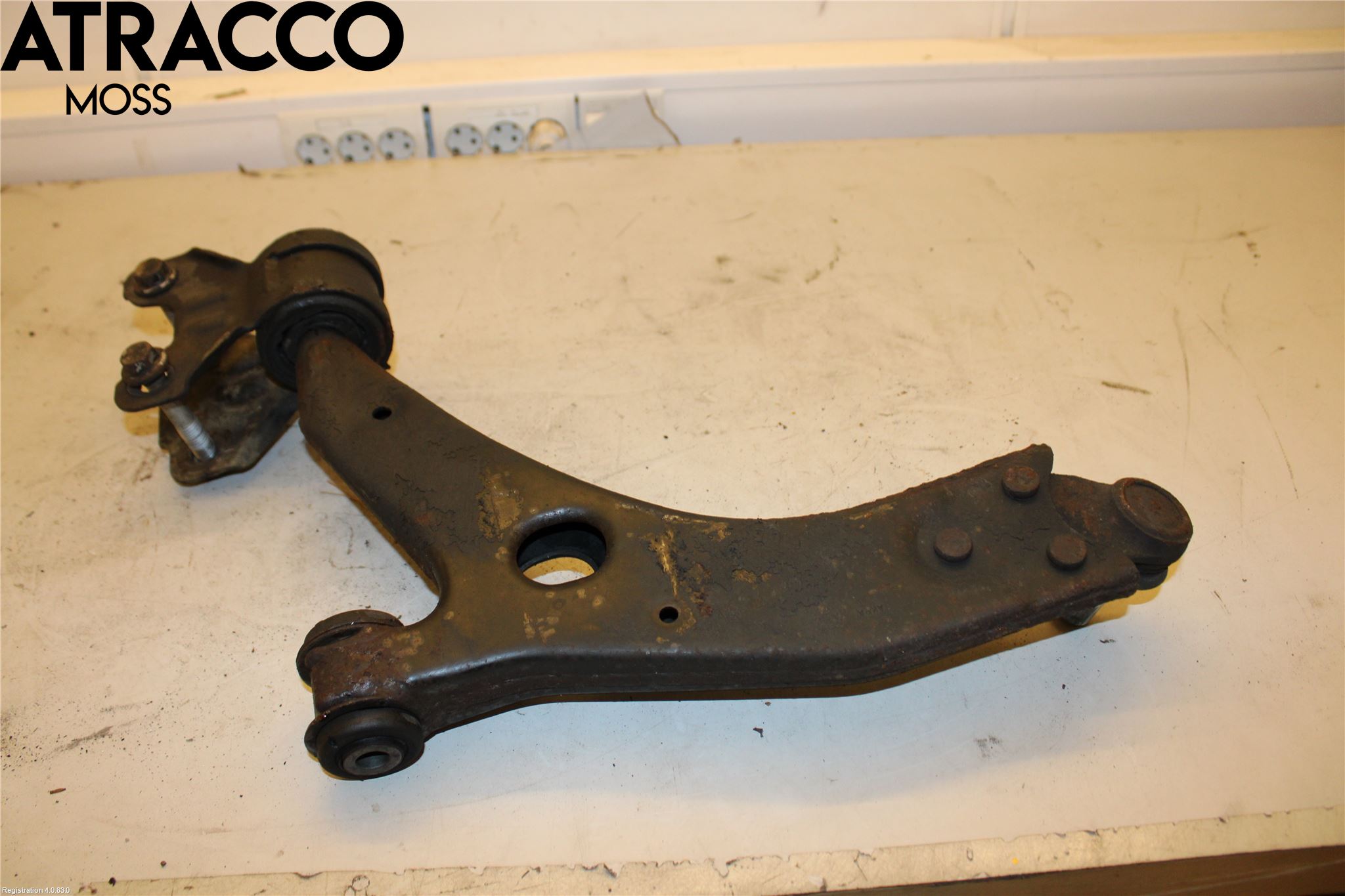 Volvo V40 12-19 Bärarm Fram Undre Hö