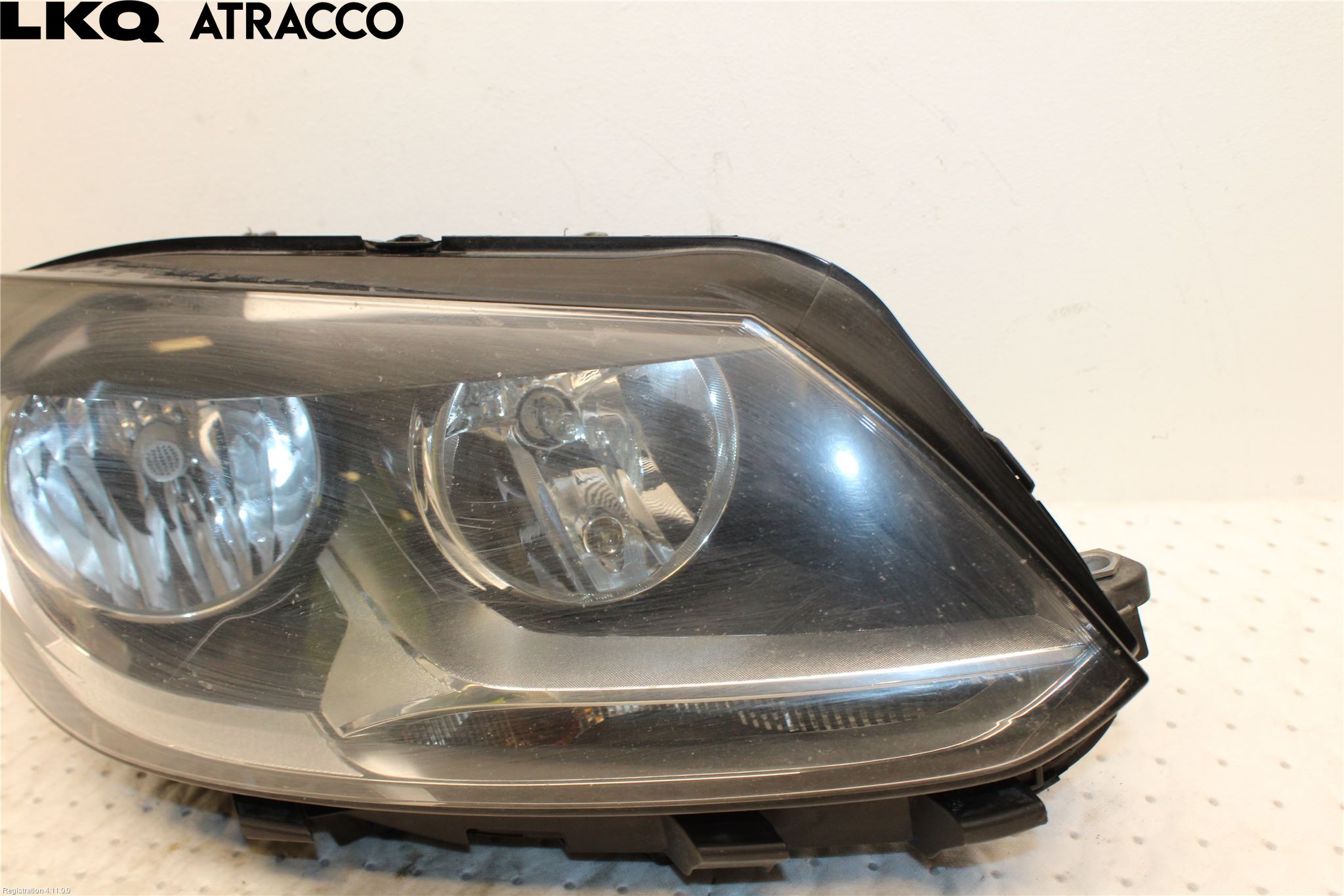 Volkswagen VW TOURAN 10-15 Strålkastare Höger